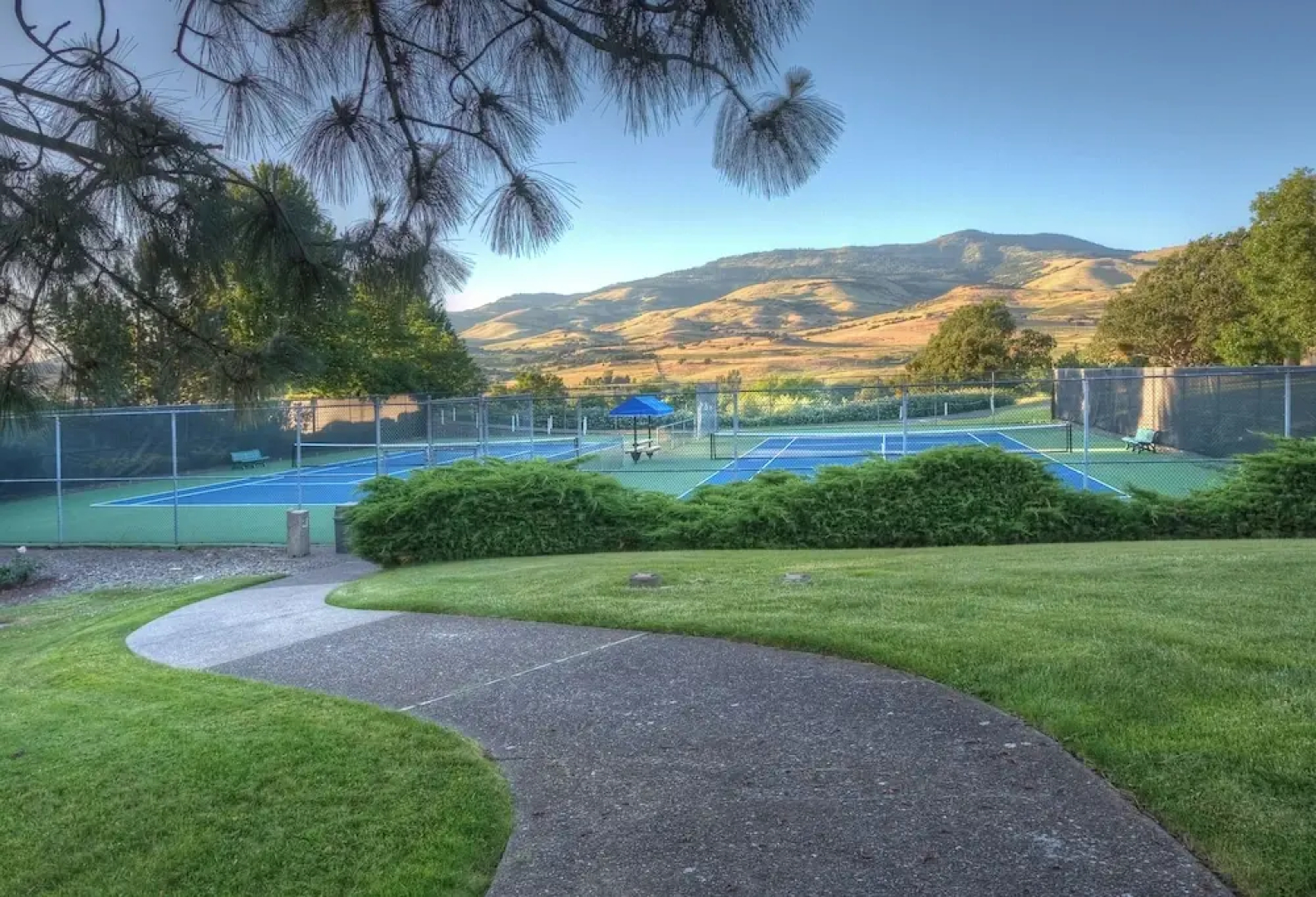 Ashland Hills Hotel & Suites (ex. Village Suites At Ashland Hills)