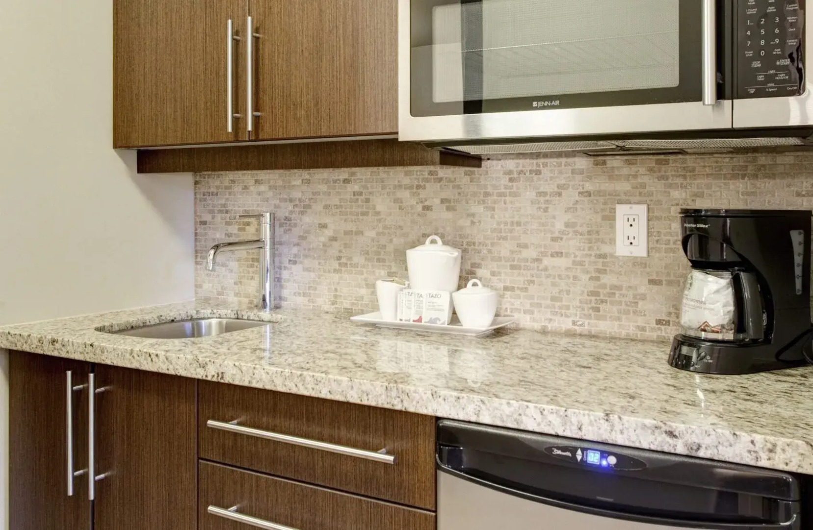 Sunrise Ridge Waterfront Resort