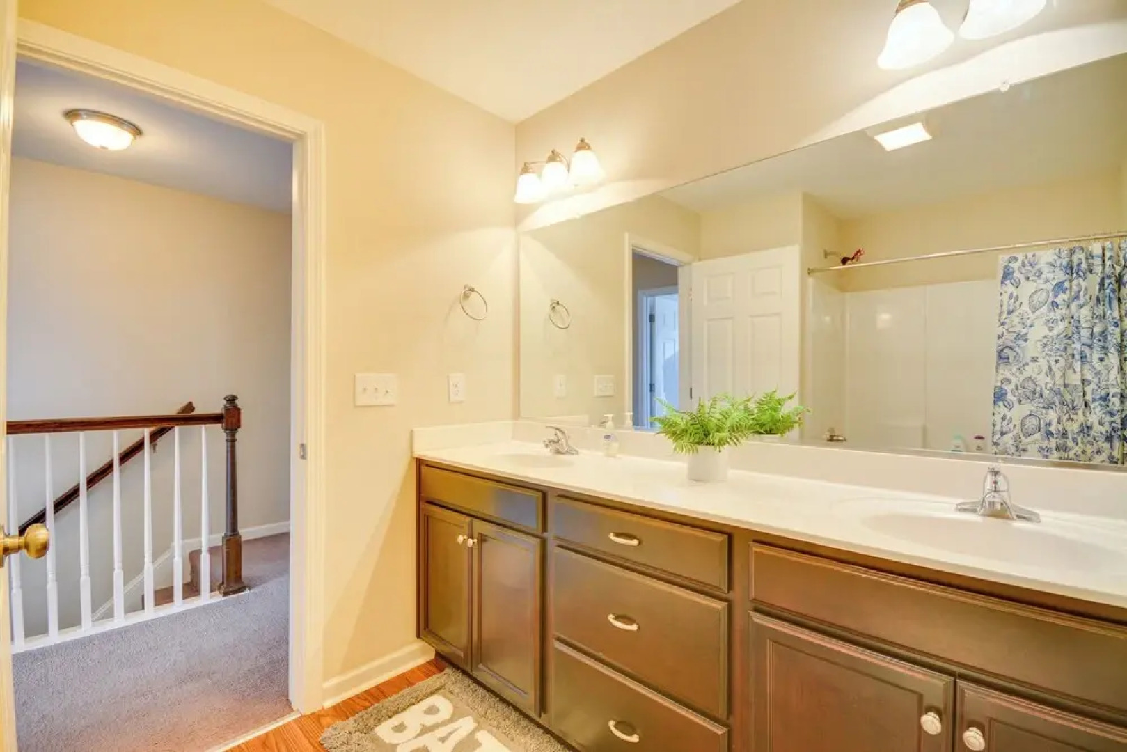 4 Mi to Hpu: Pet-friendly Home w/ Yard!