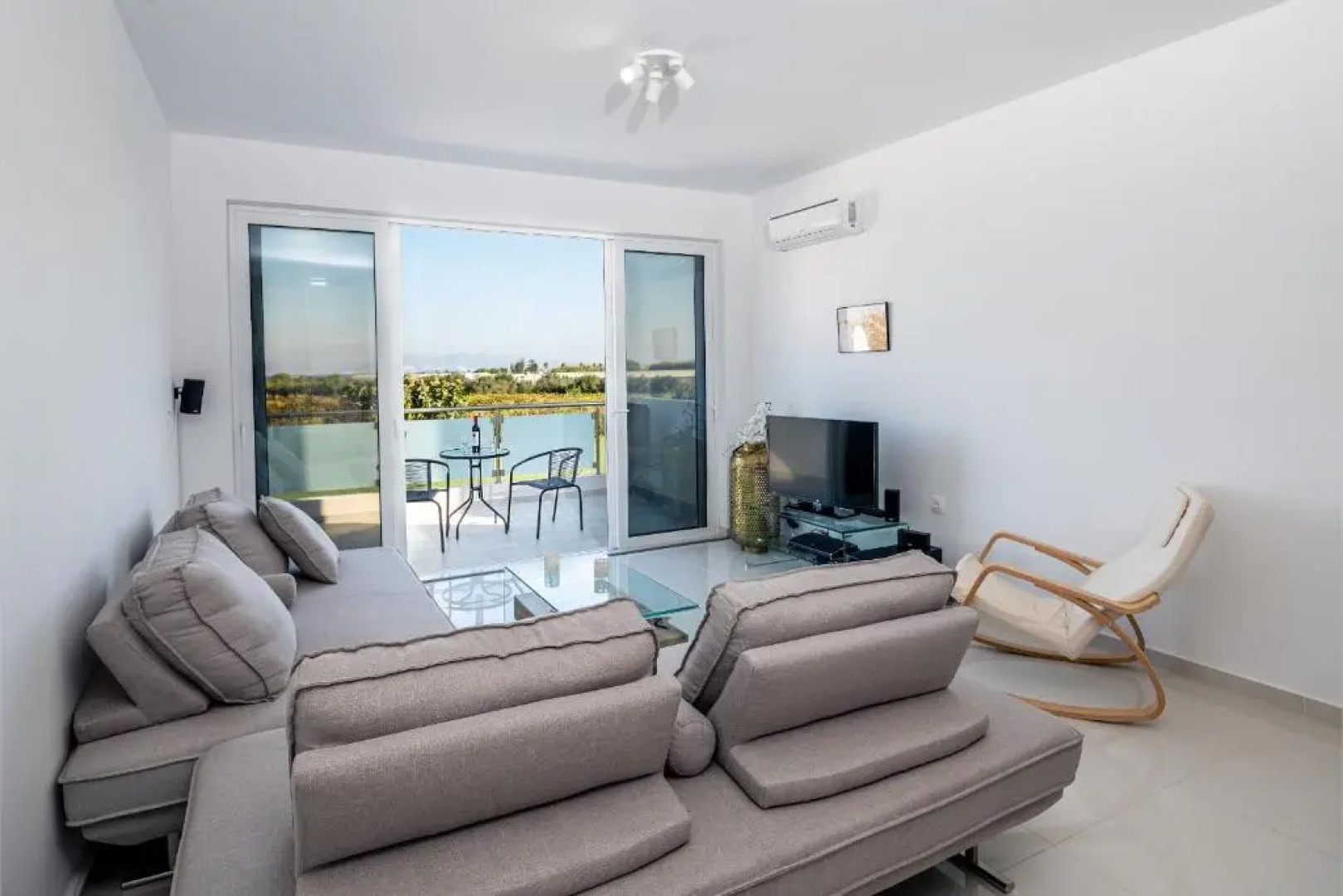 ASTERIA PEARL VILLA 2 with Rooftop Jacuzzi