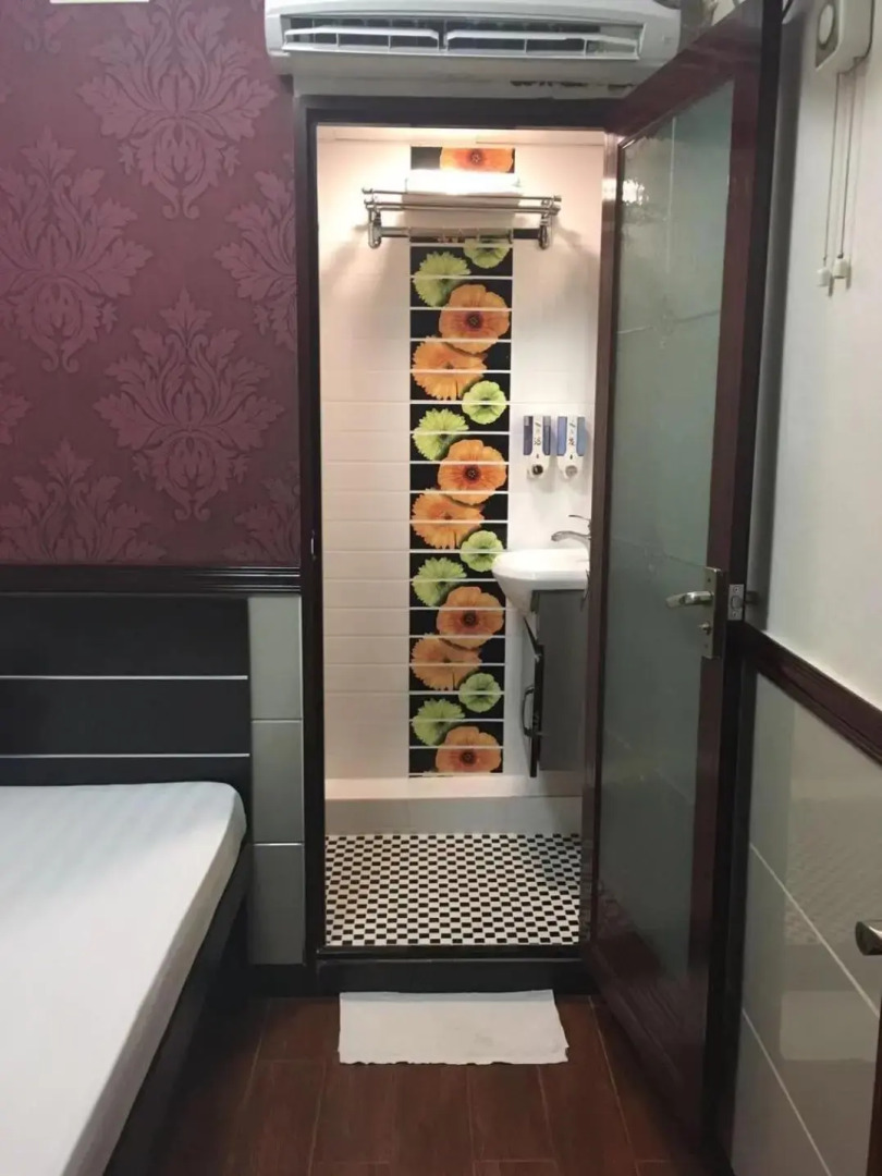 ZEN Rooms National Court