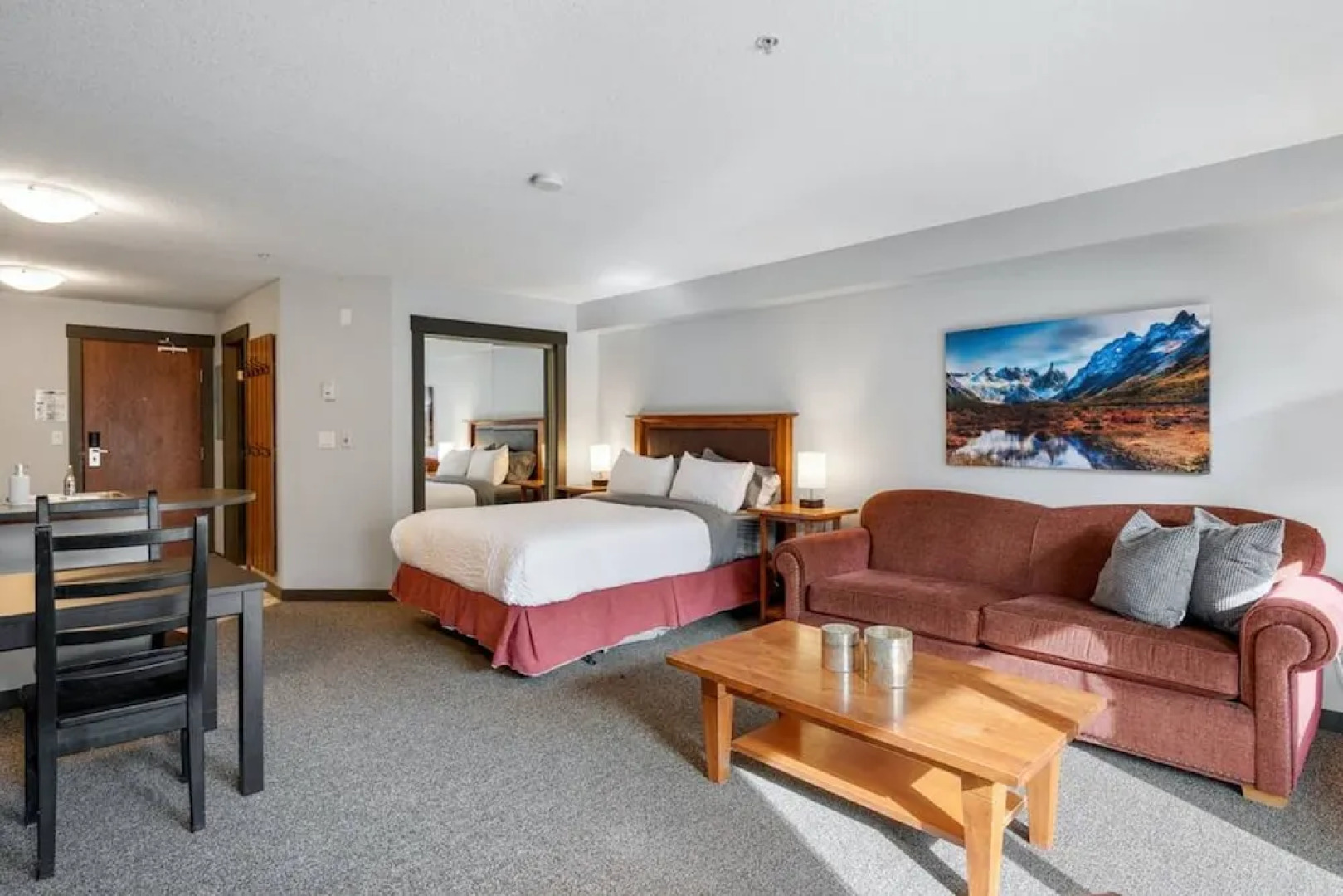 SPACIOUS Studio | Ski In/Out | Pool & Hot Tubs | in the Heart of PANORAMA RESORT