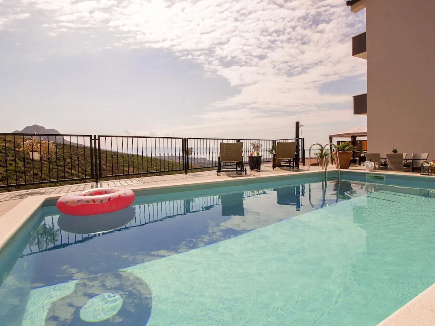 Premium Holiday Home in Kučine-Mravinci with Swimming Pool