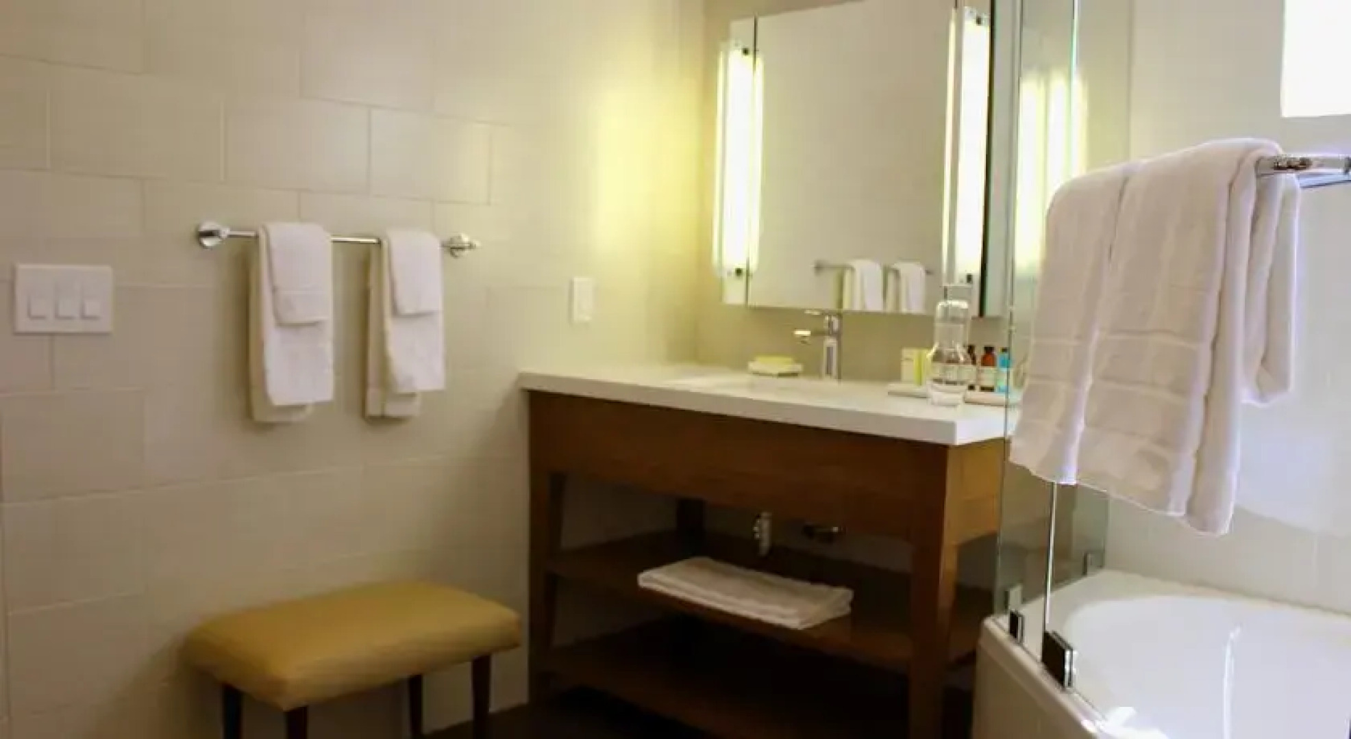 JUSTIN Vineyards & Winery