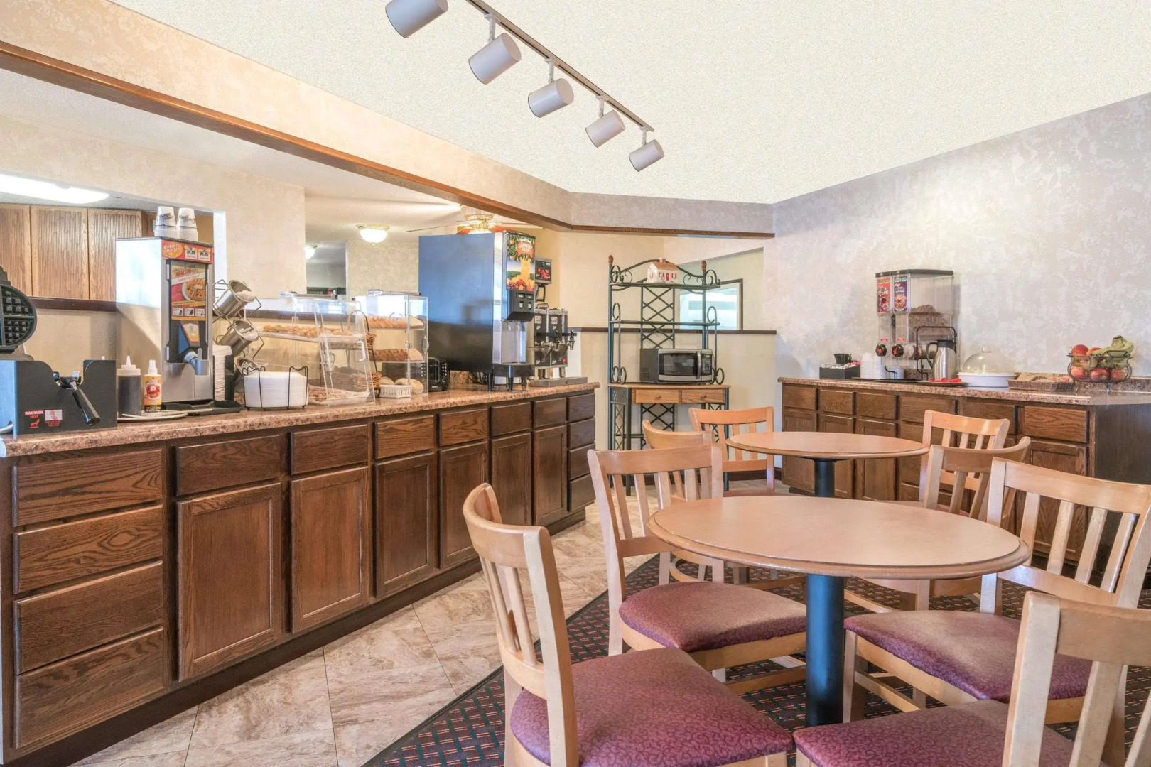 Howard Johnson Inn West Fargo