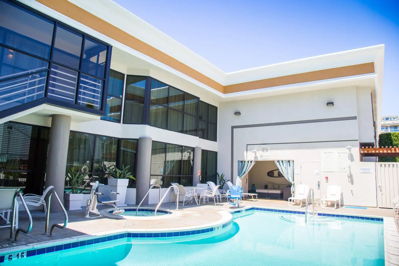 Holiday Inn Express Newport Beach by IHG