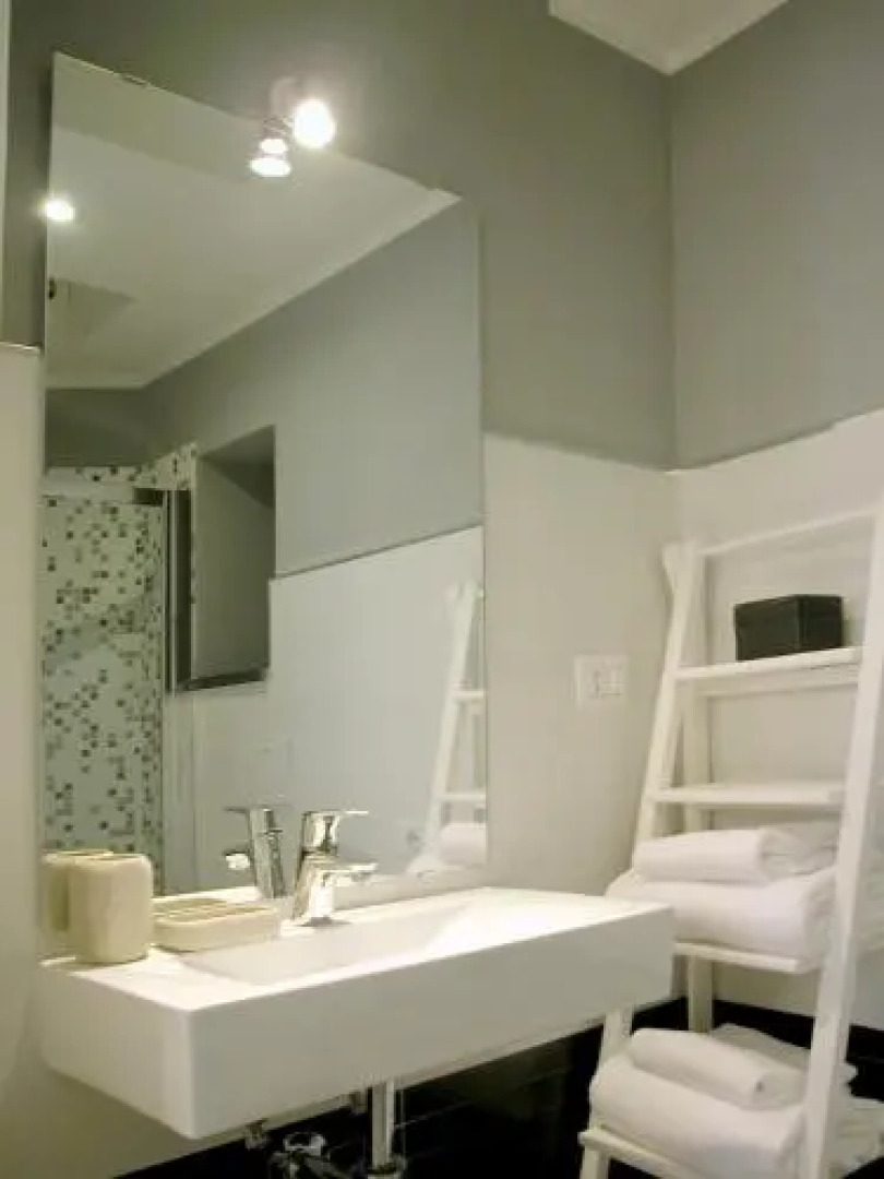 MB Sisters Glam Rooms