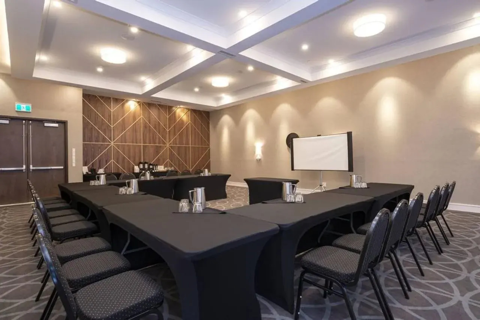 Sandman Signature Sherwood Park Hotel