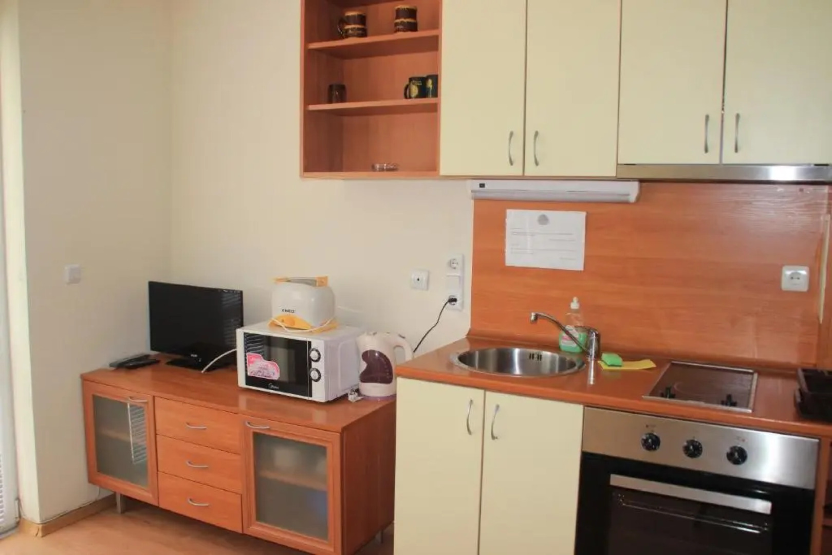 Luxury Studio, Eagle Rock Apartments