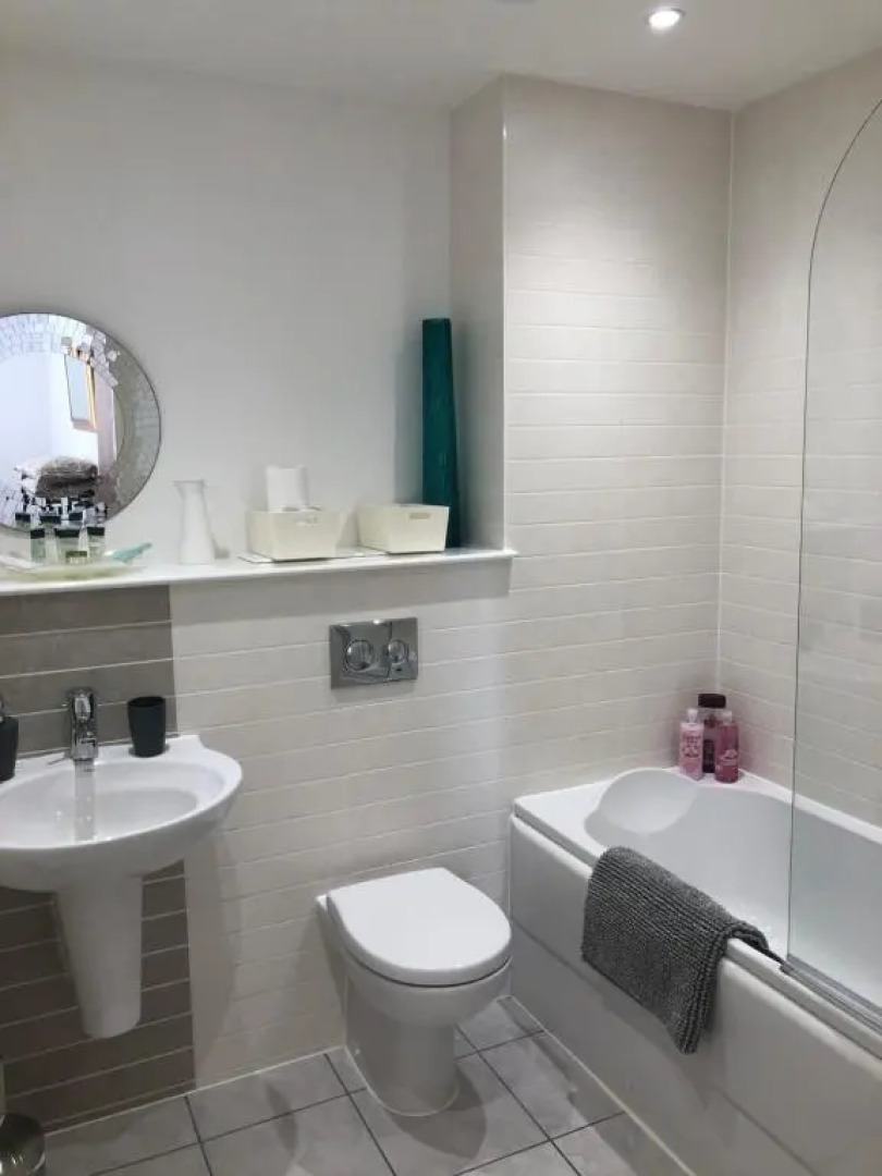 Hansen House 2 with Private Parking