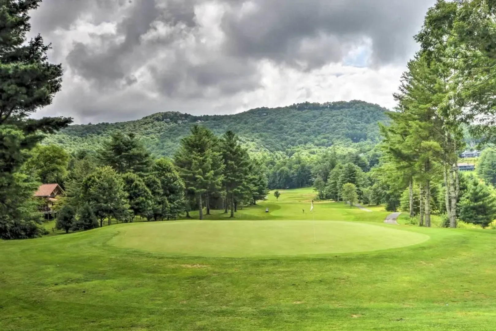 Spacious Sky Valley Home With Resort Perks!