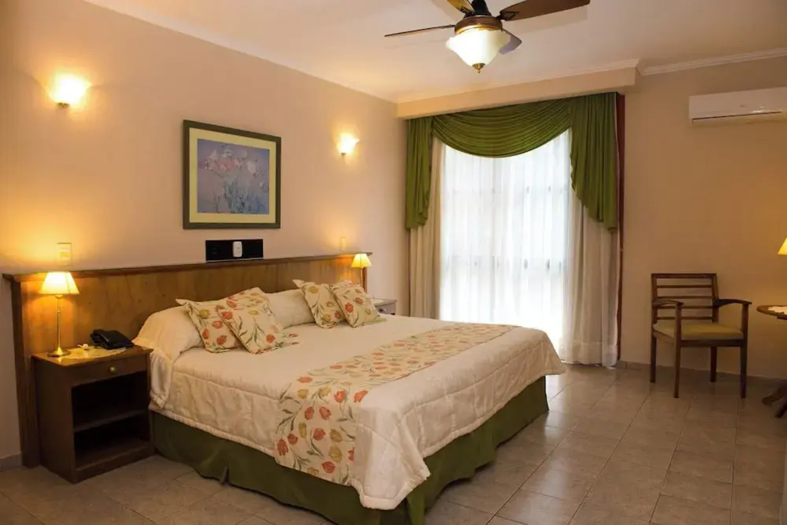 Orquideas Hotel & Cabañas