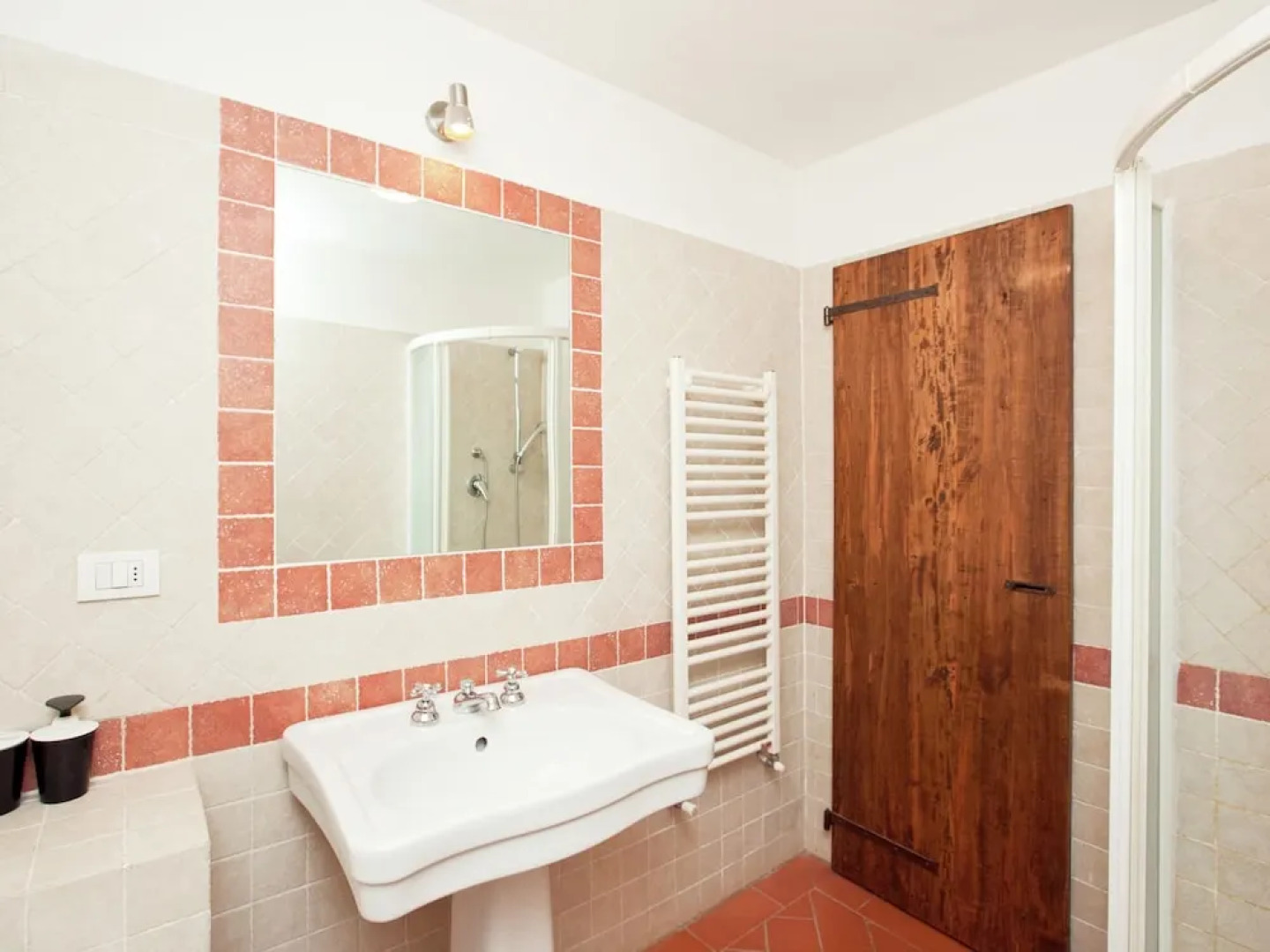 Idyllic Tuscan Hideaway With Pool and spa