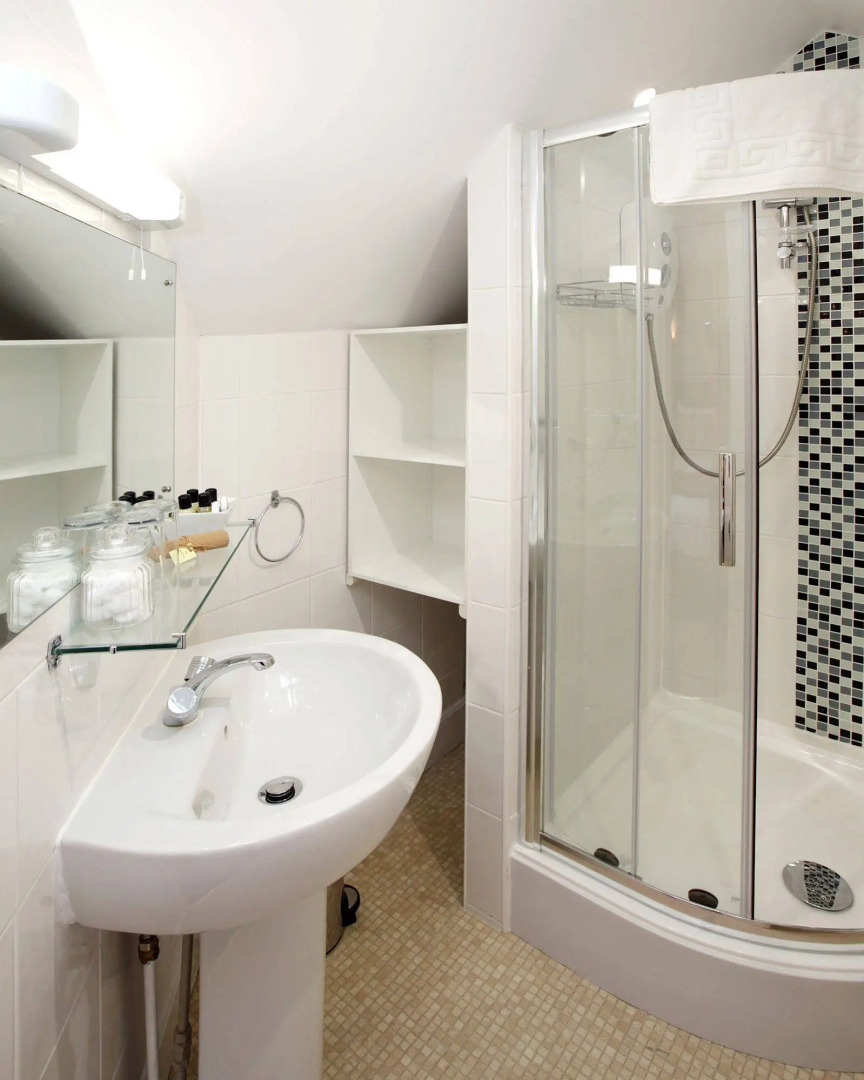 The Robin Hill Hotel