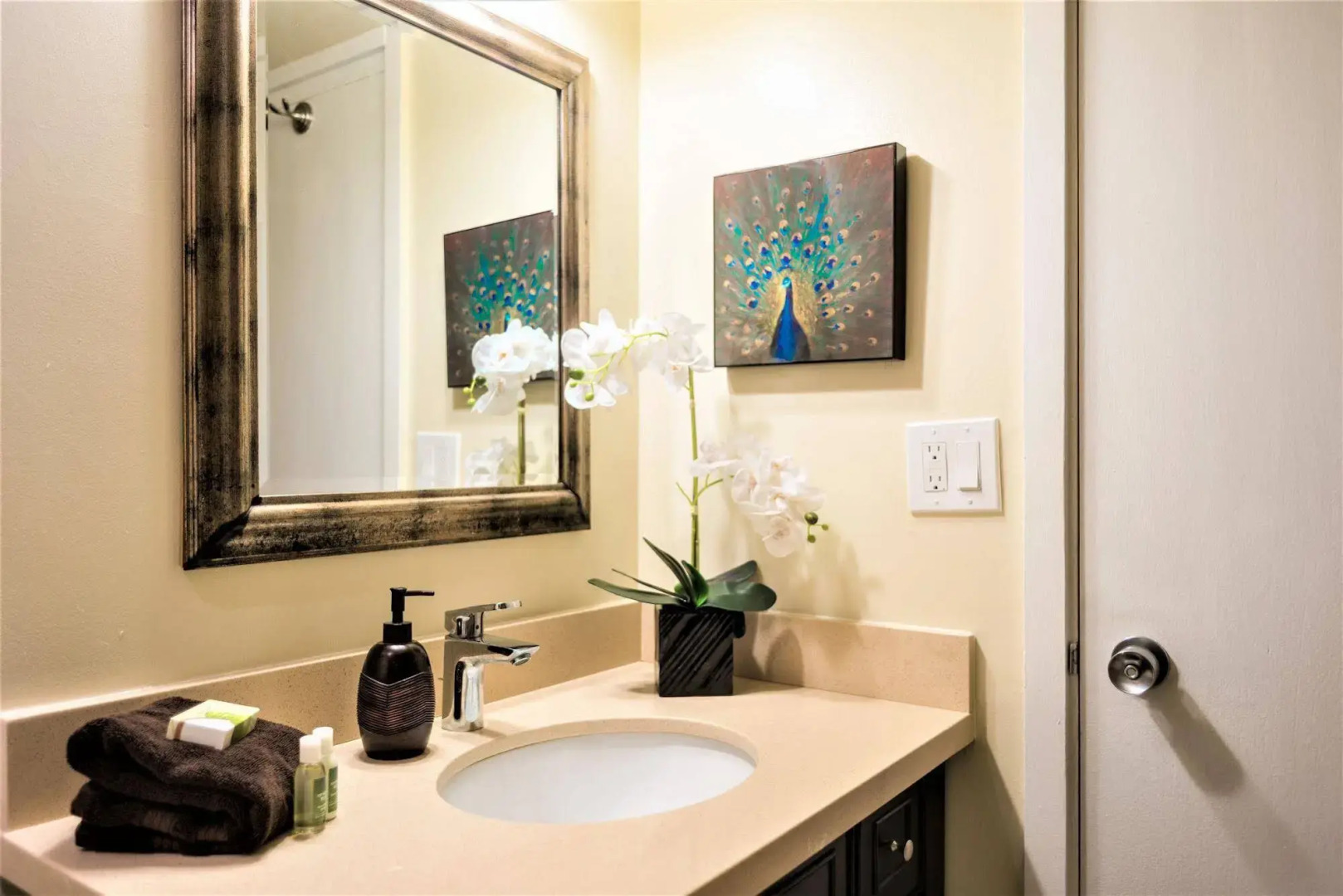 Waikiki Place - the Place to be in Waikiki