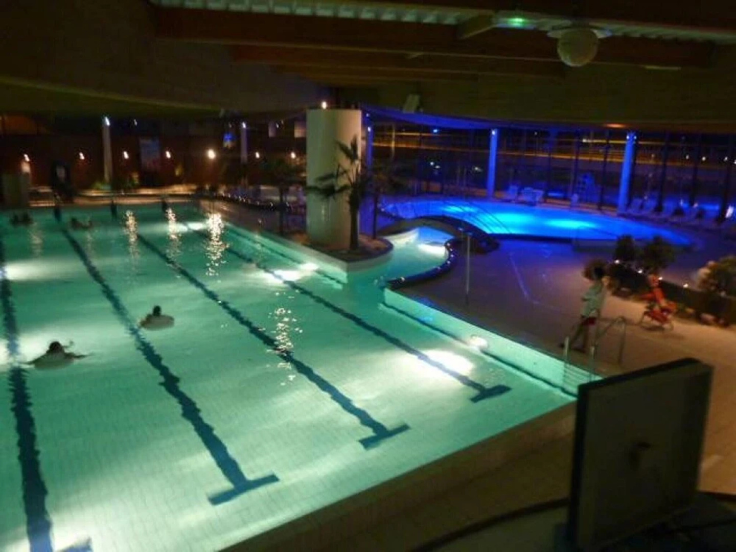 Bungalow With 2 Bedrooms in Saint-jean-de-monts, With Pool Access, Fur