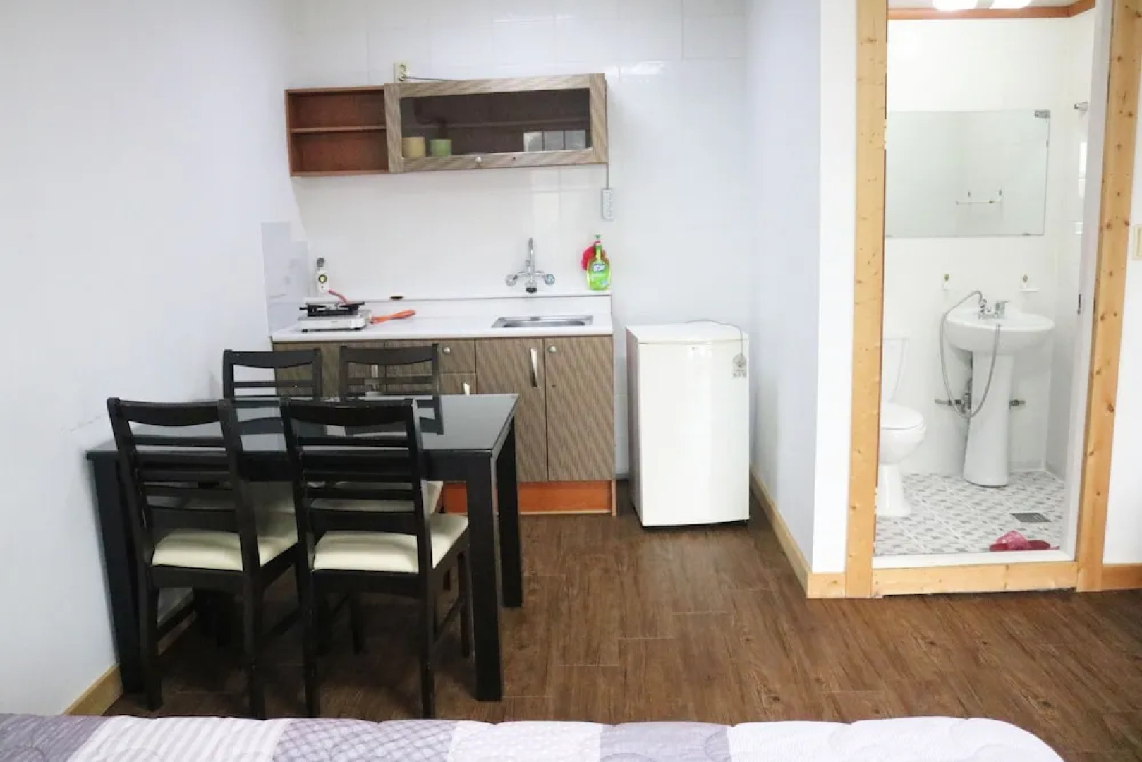 Danyang Mountain Pension