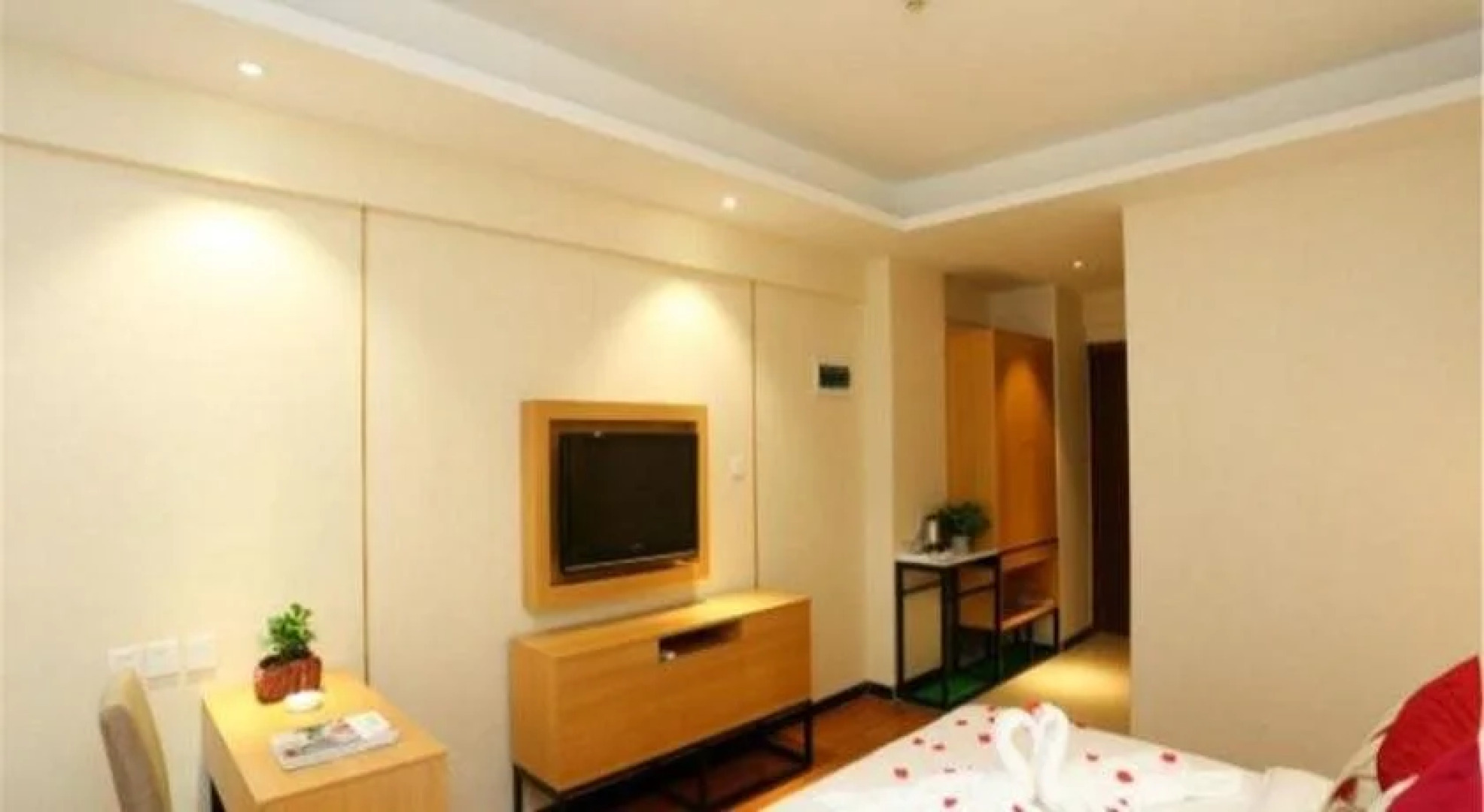 TA9 Rengency Fiesta Holiday Hotel