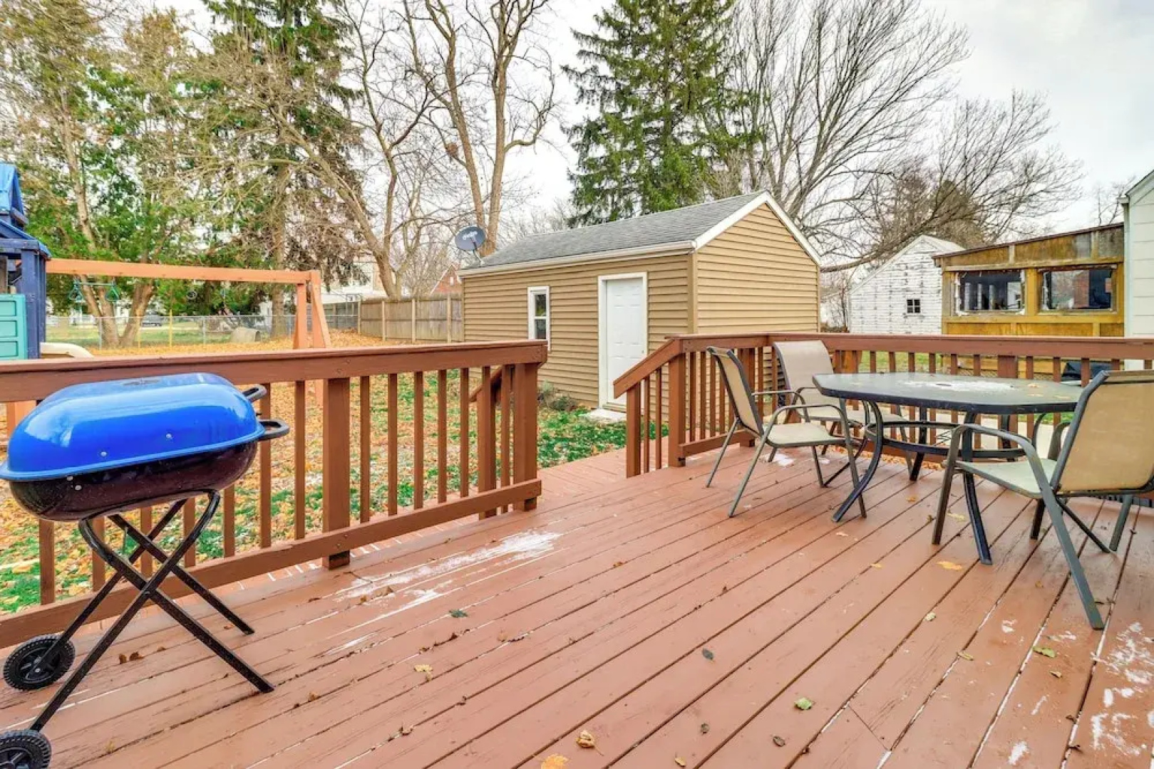 Walk to Adrian College: Family Home in Michigan