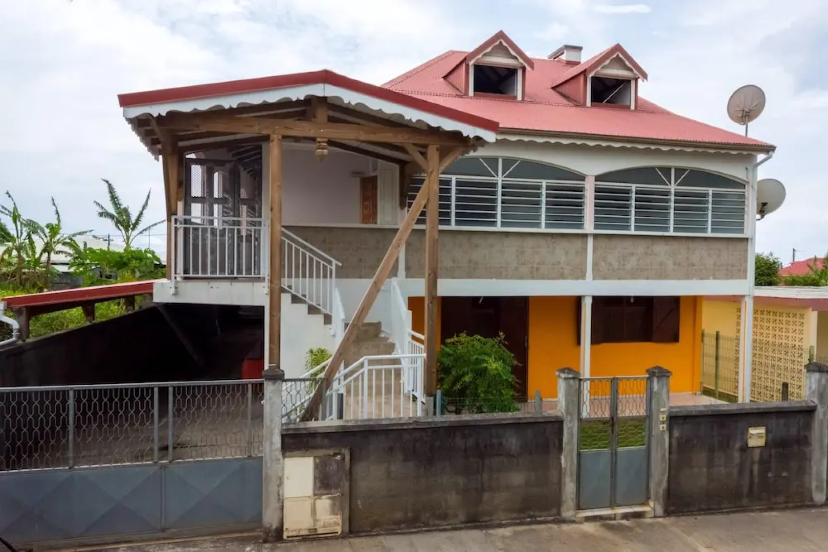 Apartment With 2 Bedrooms in Goyave, With Wonderful sea View and Wifi