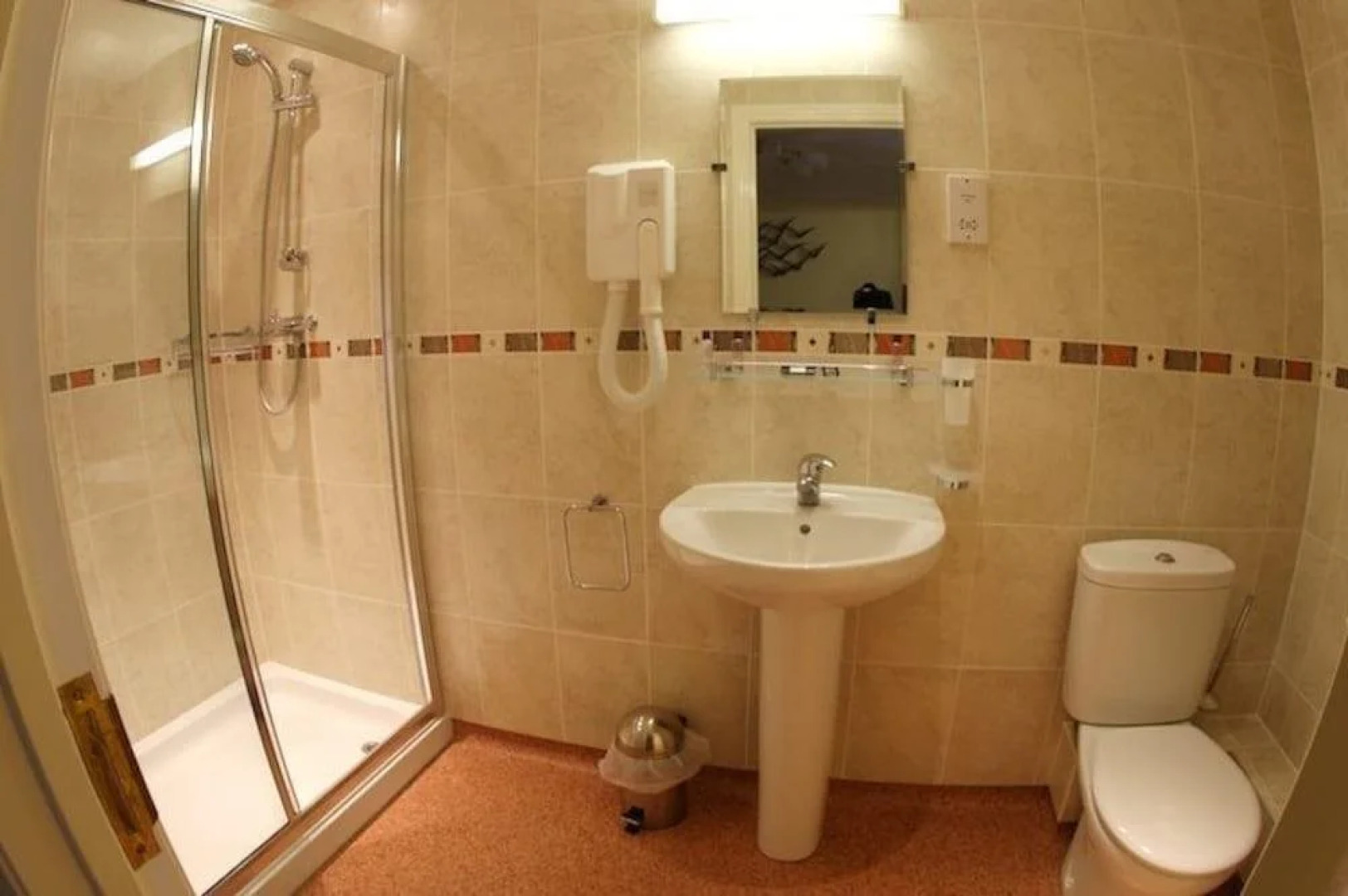 Highdown Hotel & Restaurant – RelaxInnz