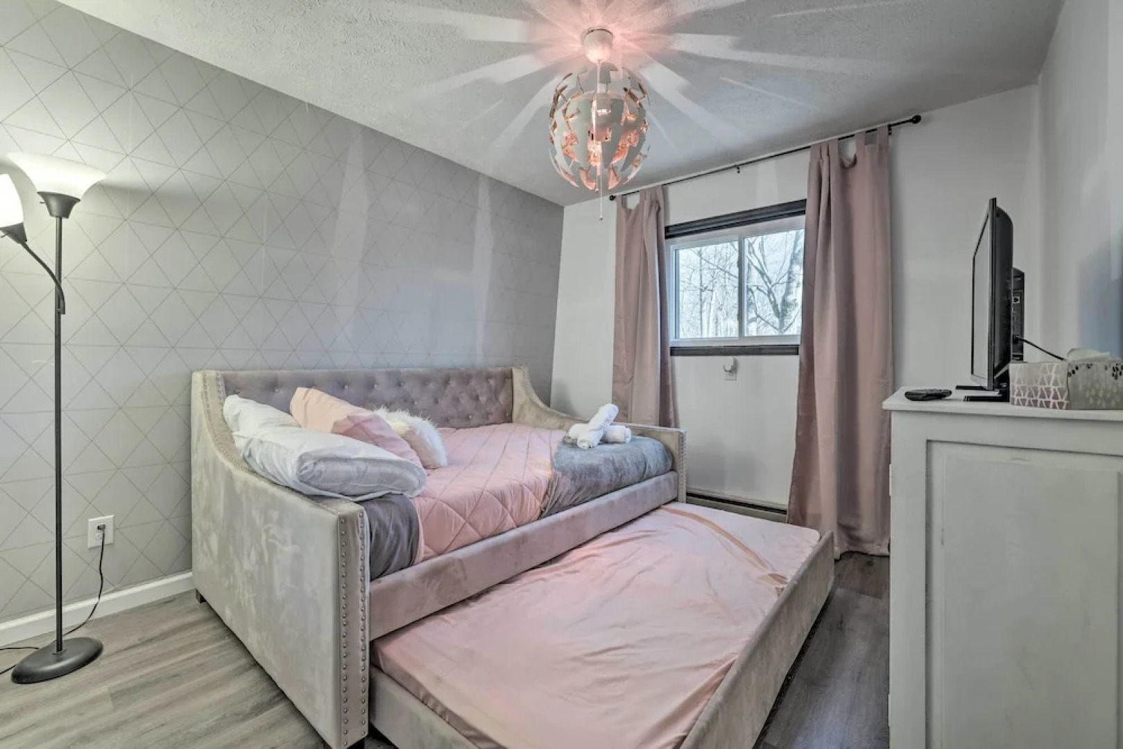 Tobyhanna Family Escape w/ Community Perks!