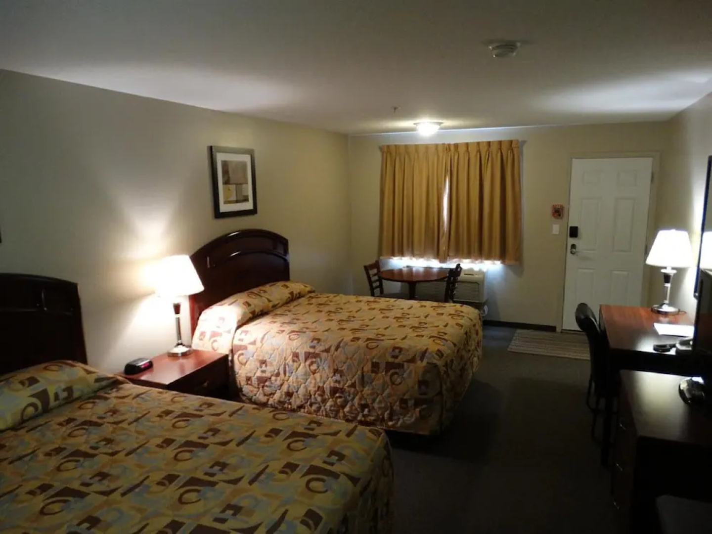 R&R Inn & Suites