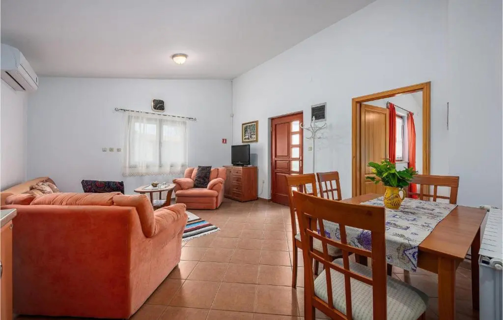 Beautiful Home in Muntic With Outdoor Swimming Pool, Wifi and 3 Bedrooms