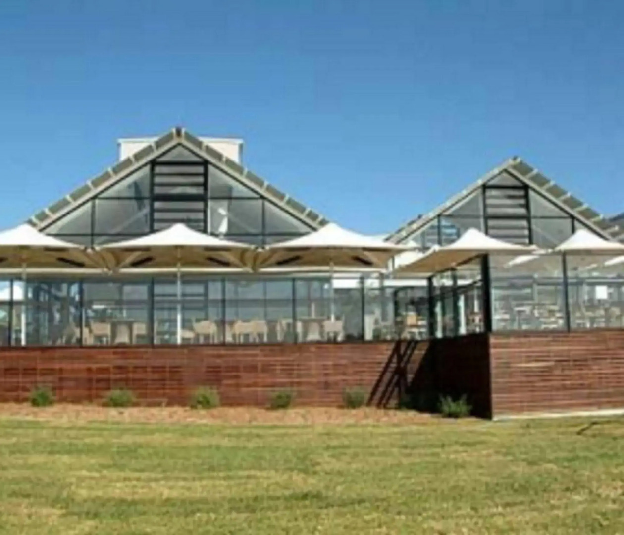 Caves Coastal Bar & Bungalows