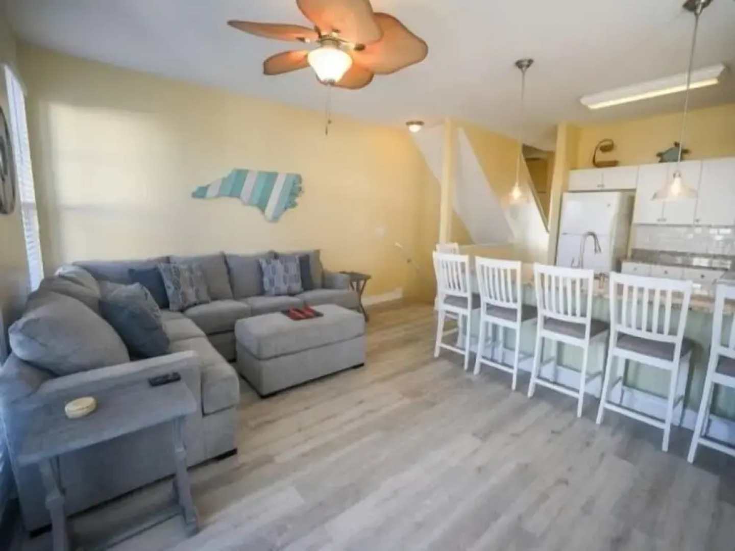 Sandy Bottoms - Relax, Unwind, And Enjoy All The Beach Has To Offer 3 Bedroom Home by Redawning
