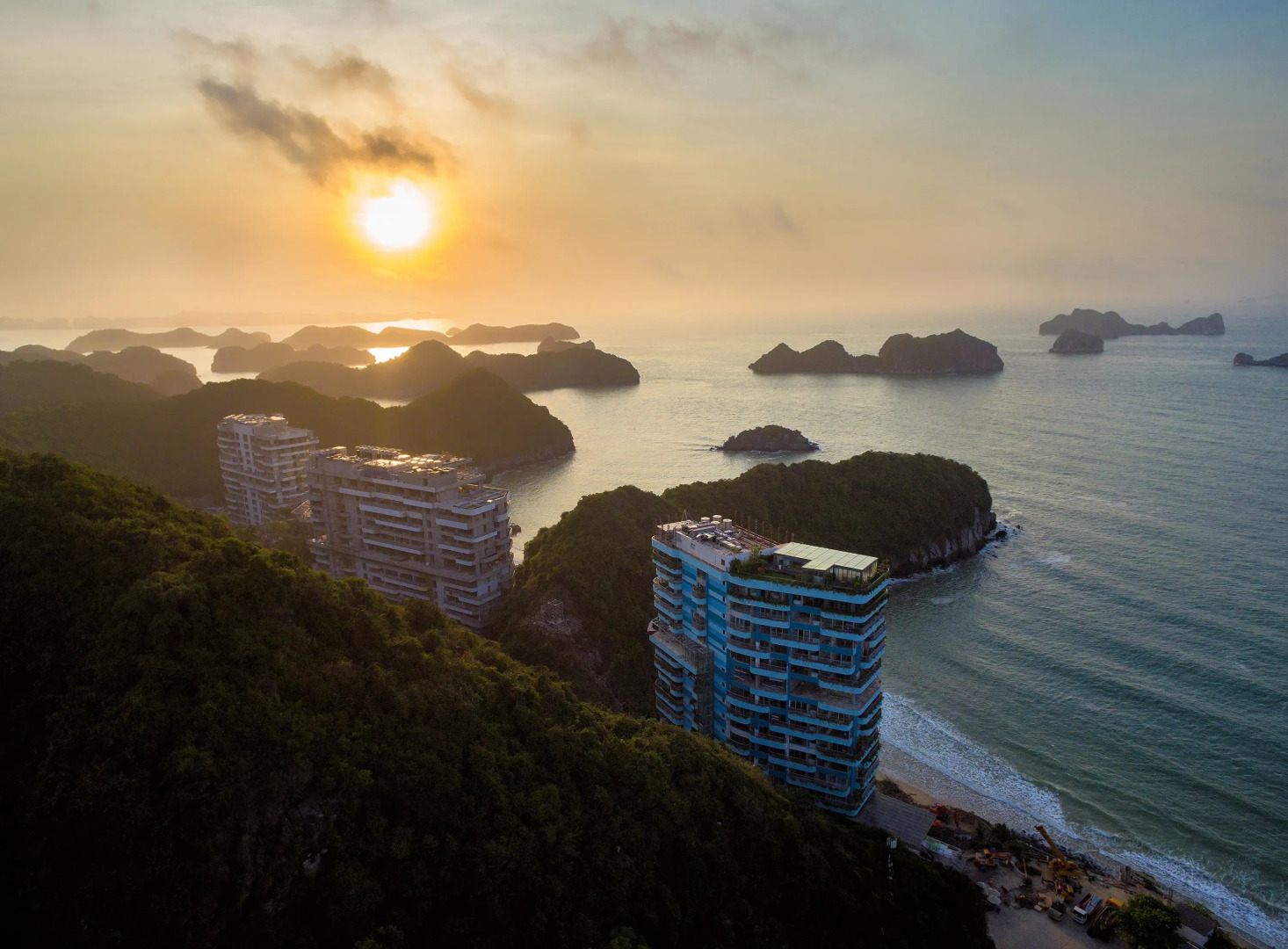 Курортный отель Flamingo Premium Cat Ba Beach Resort