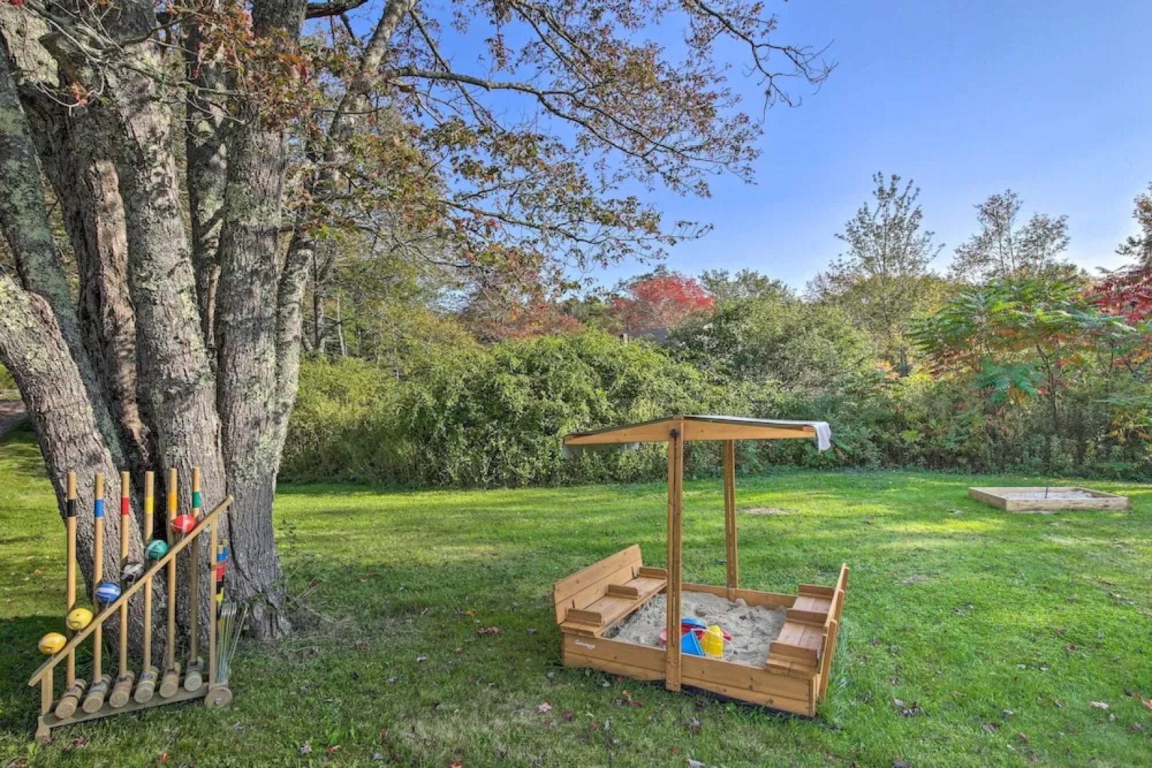 Boothbay Apt w/ Furnished Deck ~ 1 Mi to Bay