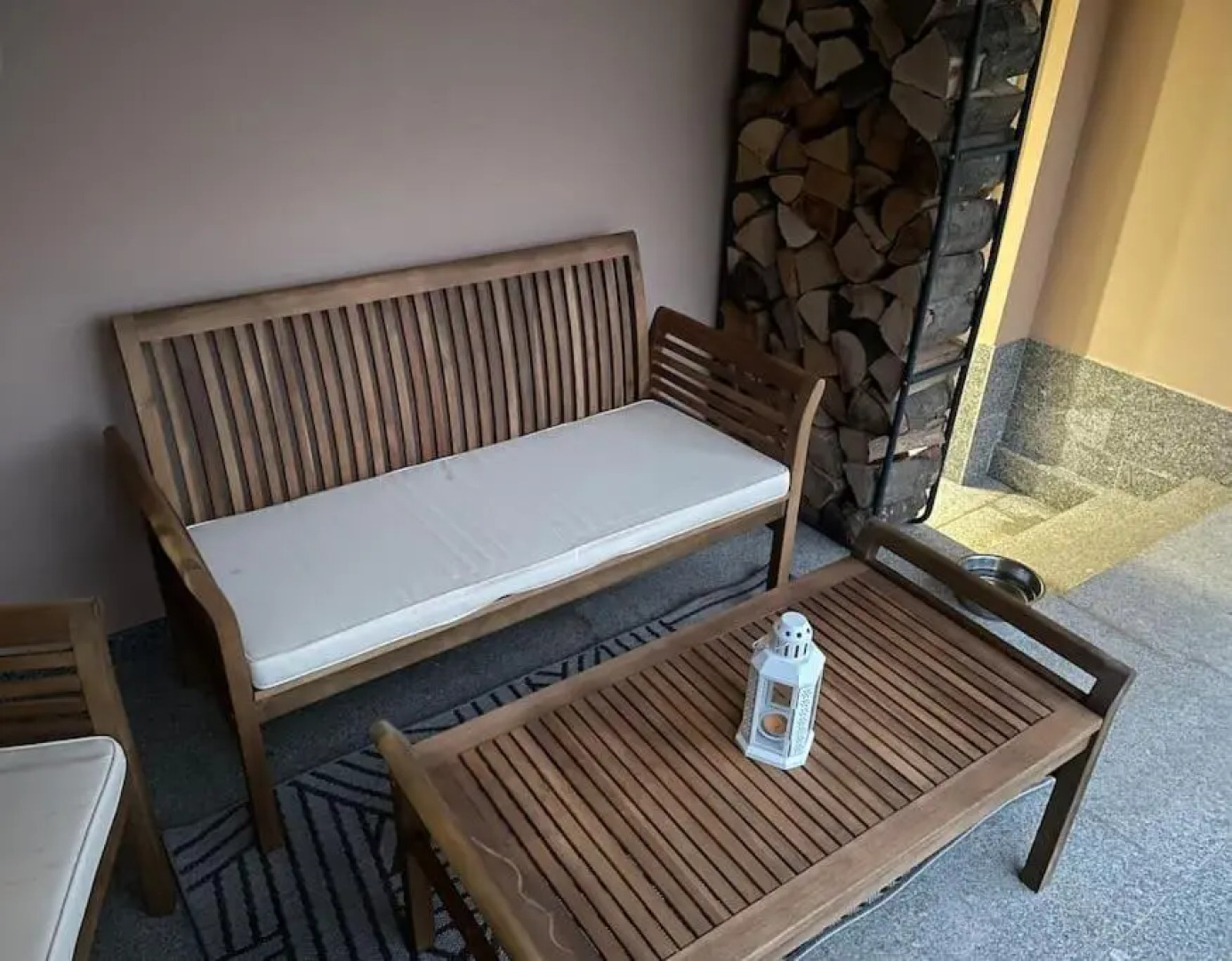 Studio situé aux abords de la forêt avec parking