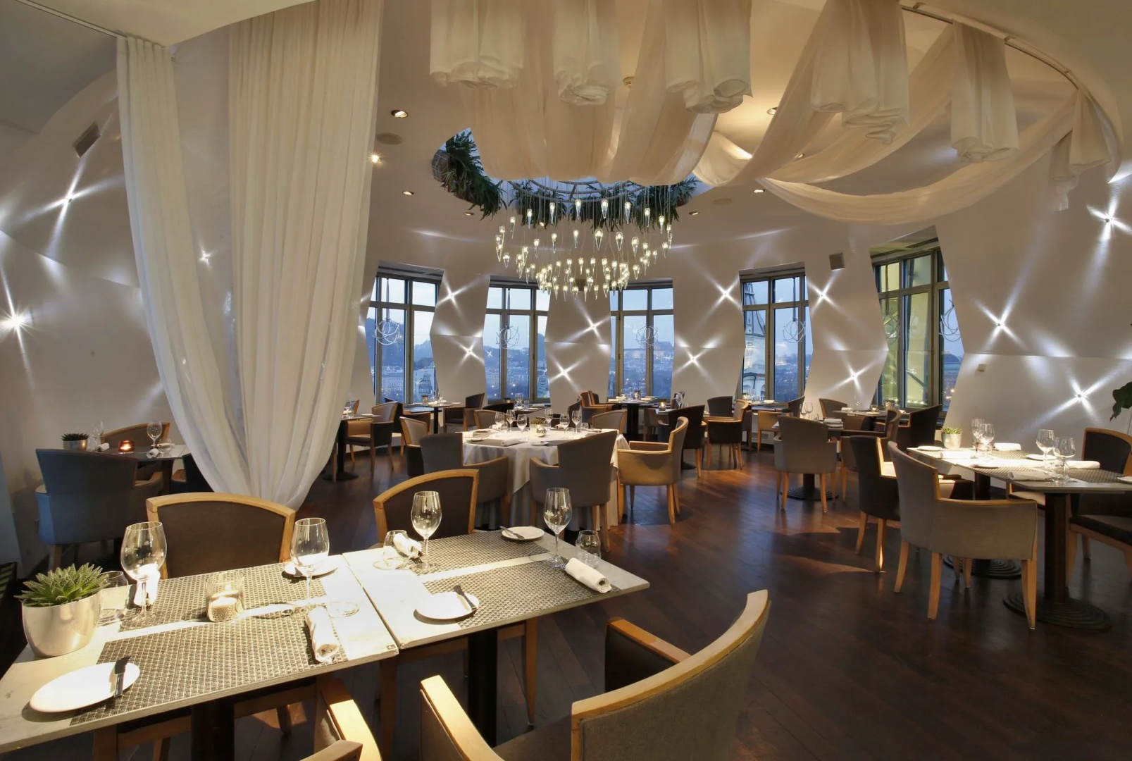 Dancing House – Tančící dům hotel