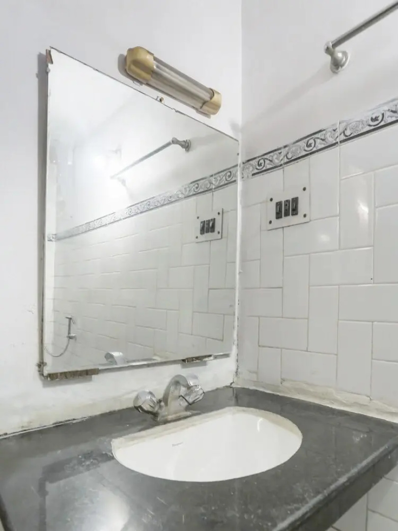 OYO 27783 Hotel Rajmahal Inn