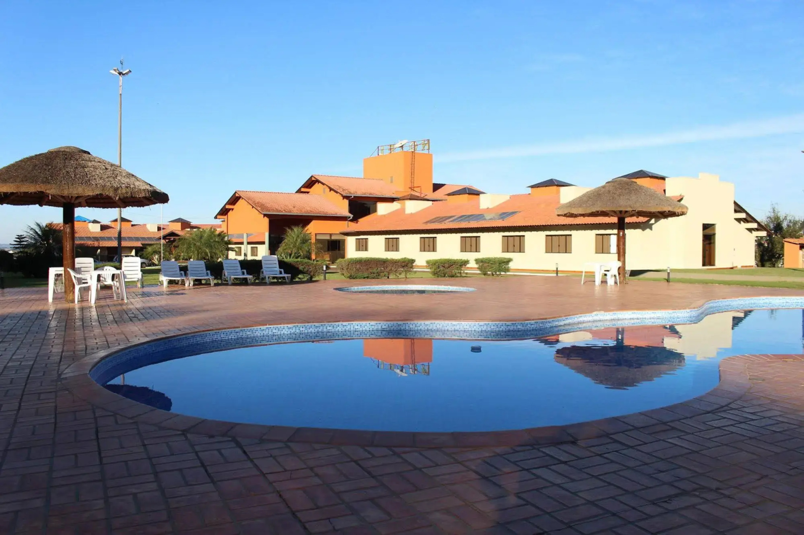 Hotel Lago Dourado