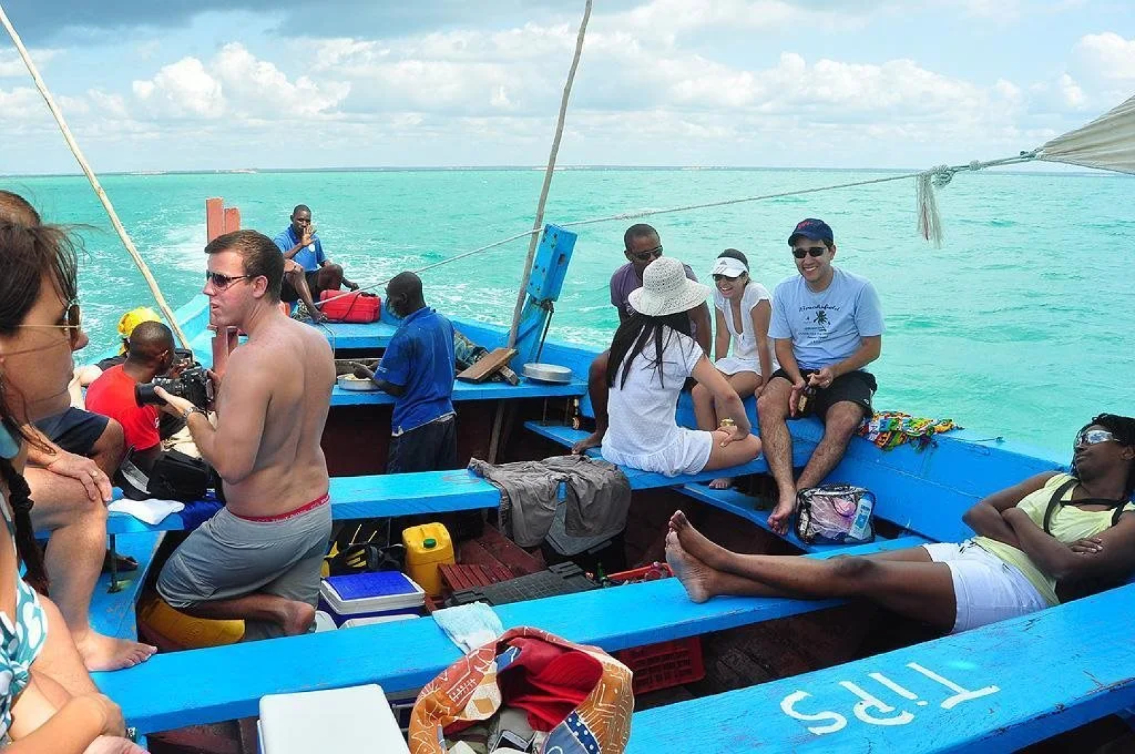 Dolphin Dhow Beach Safaris