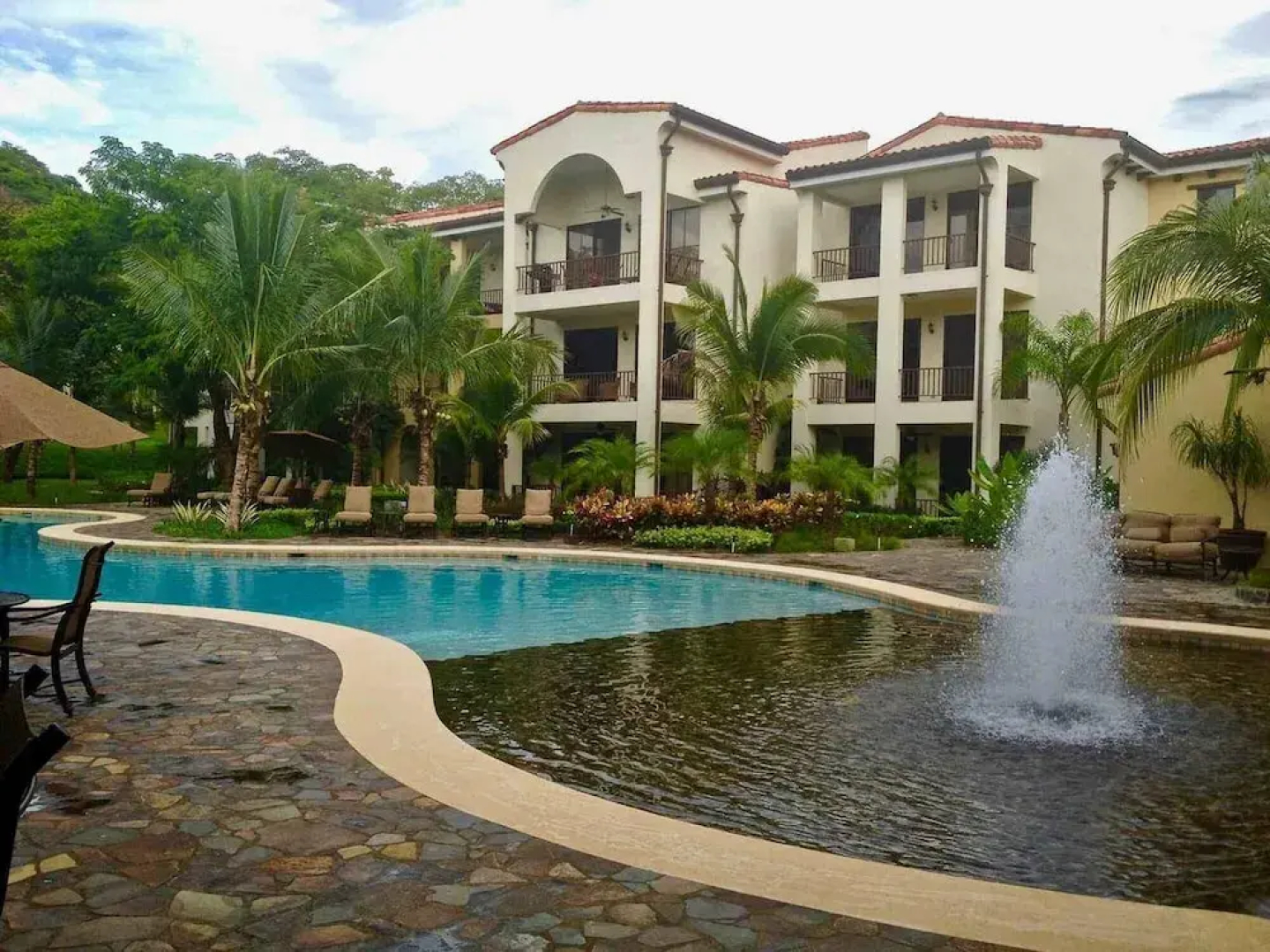 Unique 3BD Wonder on 3rd Floor in Coco with Mountain Views