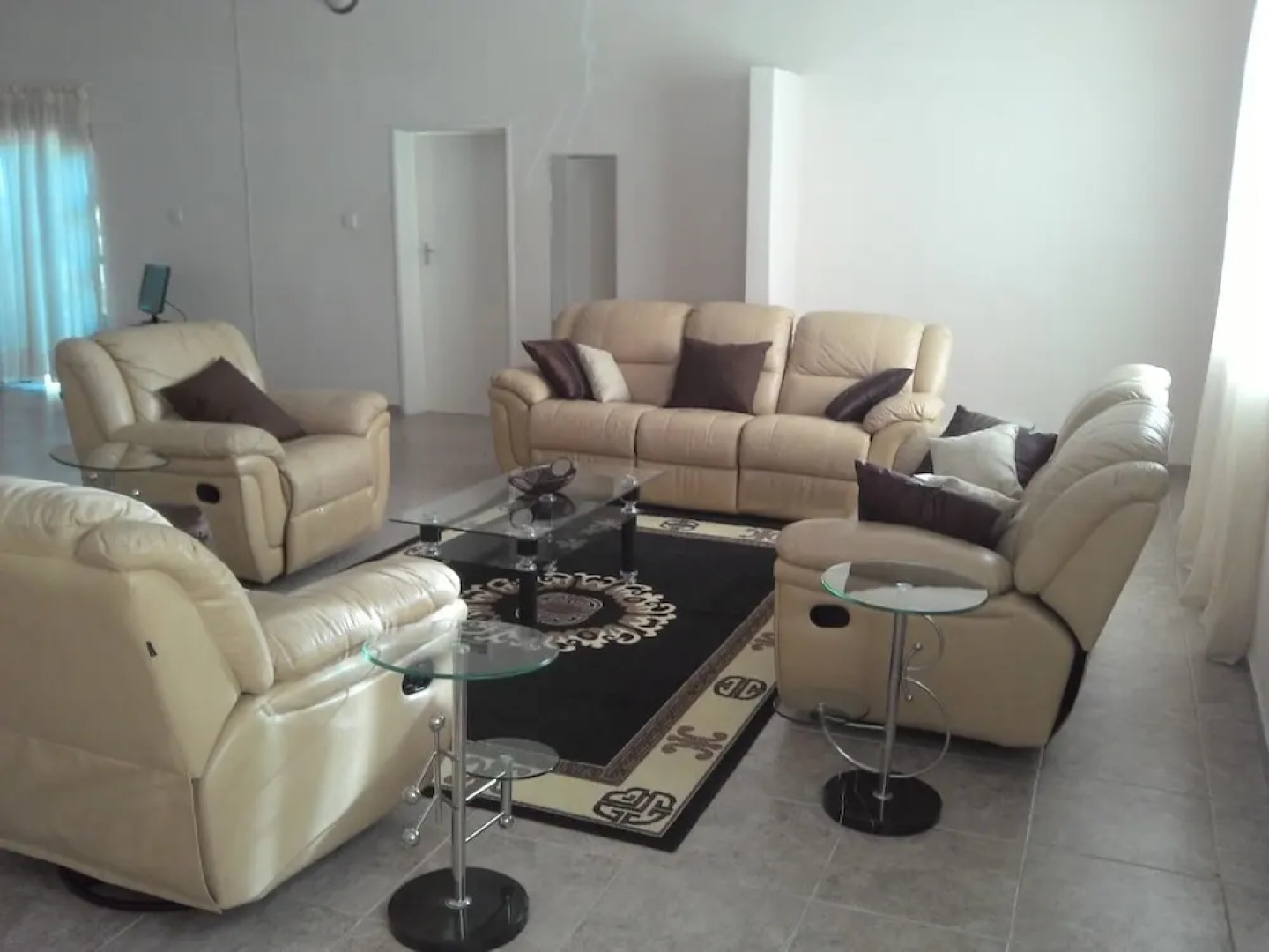 Daisy Executive Lodge