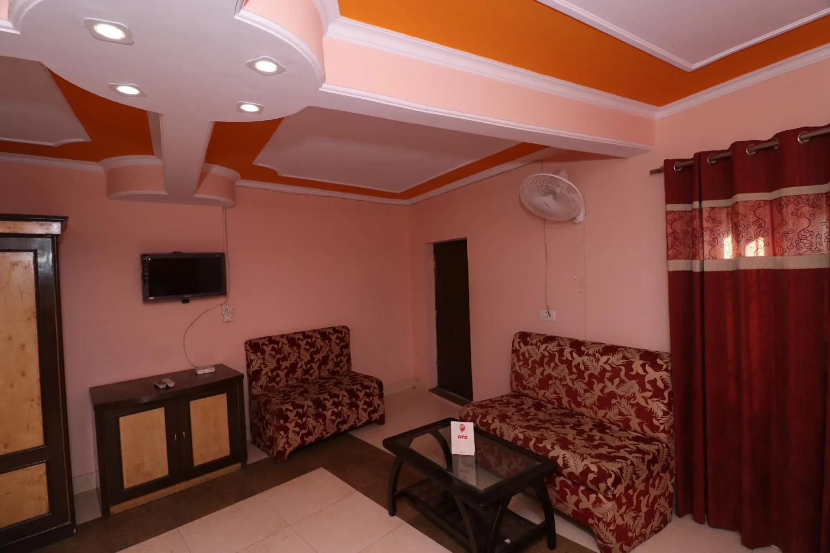 OYO 27612 Maitri Holiday Home