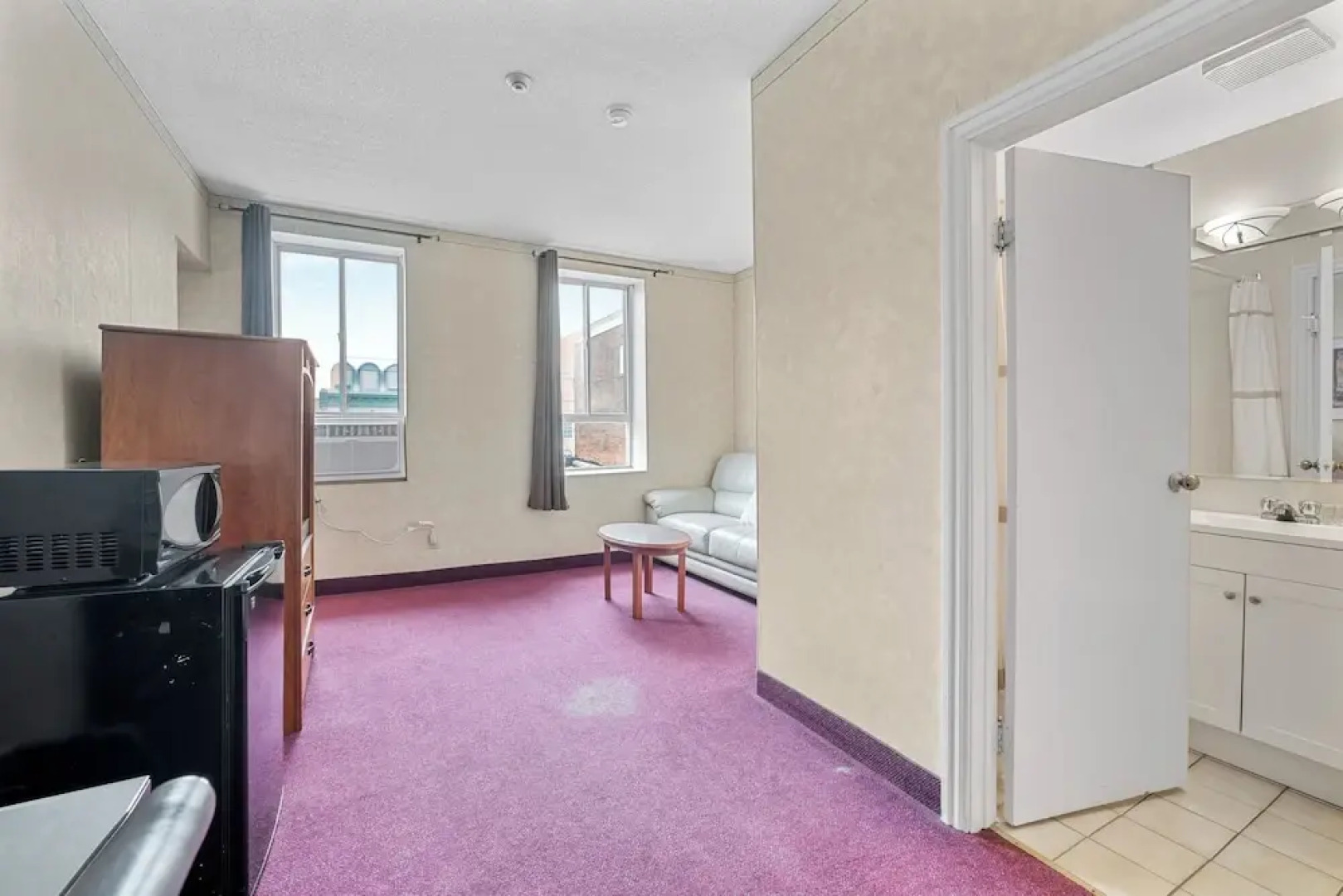 Royal Inn and Suites at Guelph