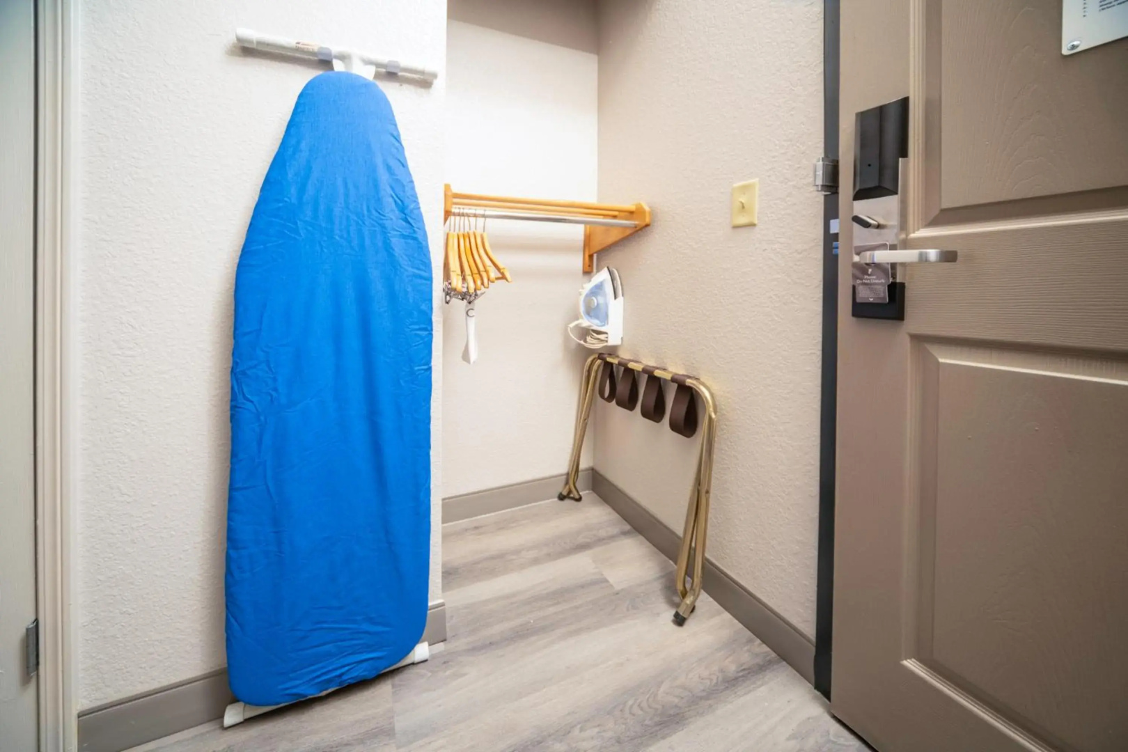Country Inn & Suites by Radisson, Stone Mountain, GA