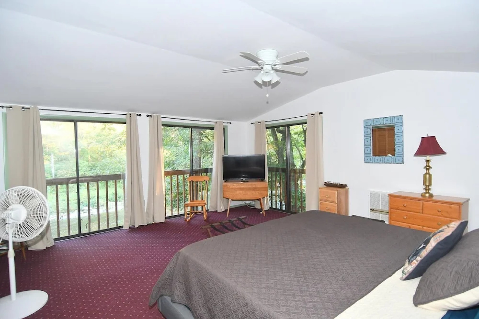 River Time Cabin -time Floats Away!