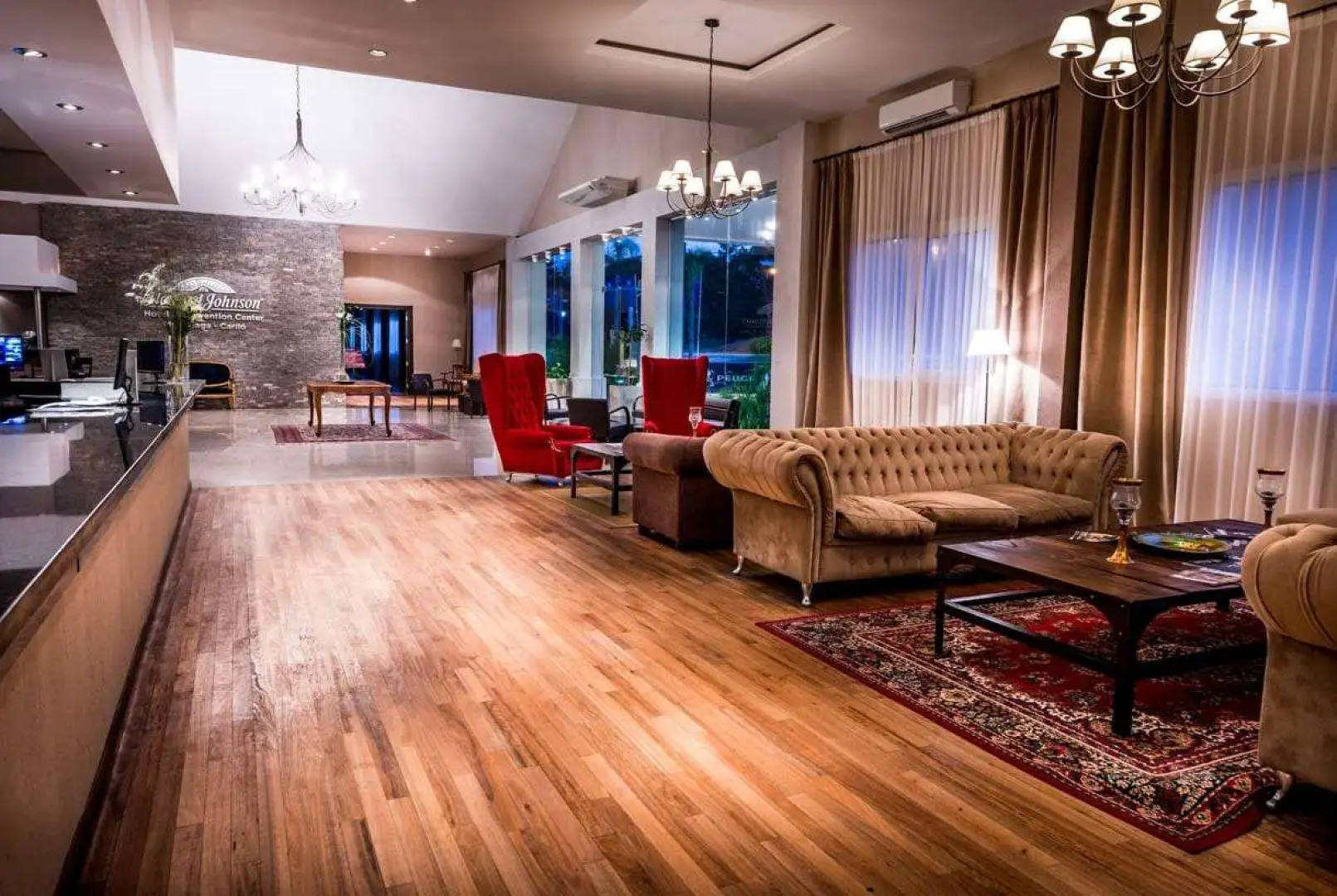 Howard Johnson Hotel & Convention Center Madariaga - Carilo