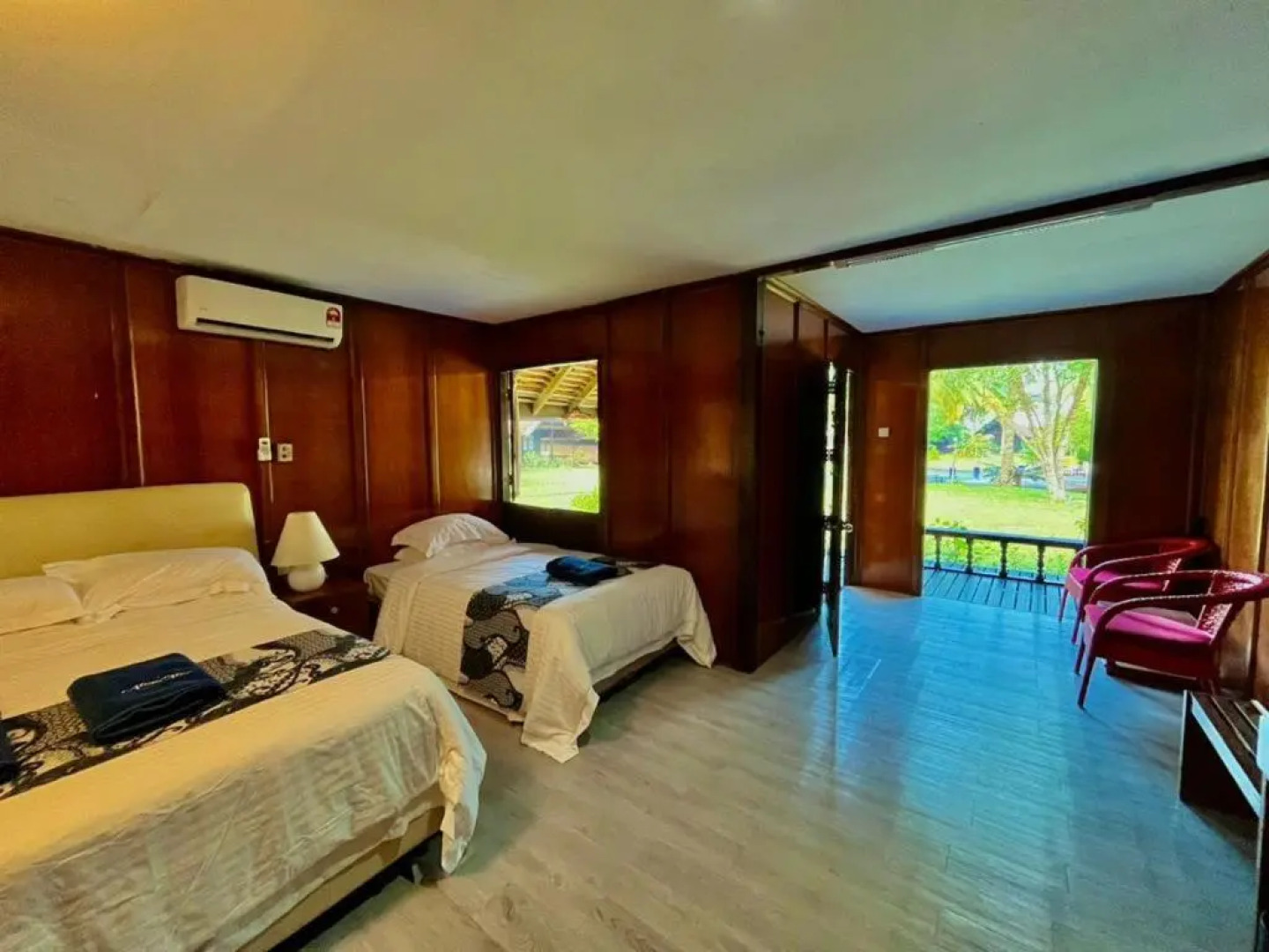 Alun Alun Island Resort