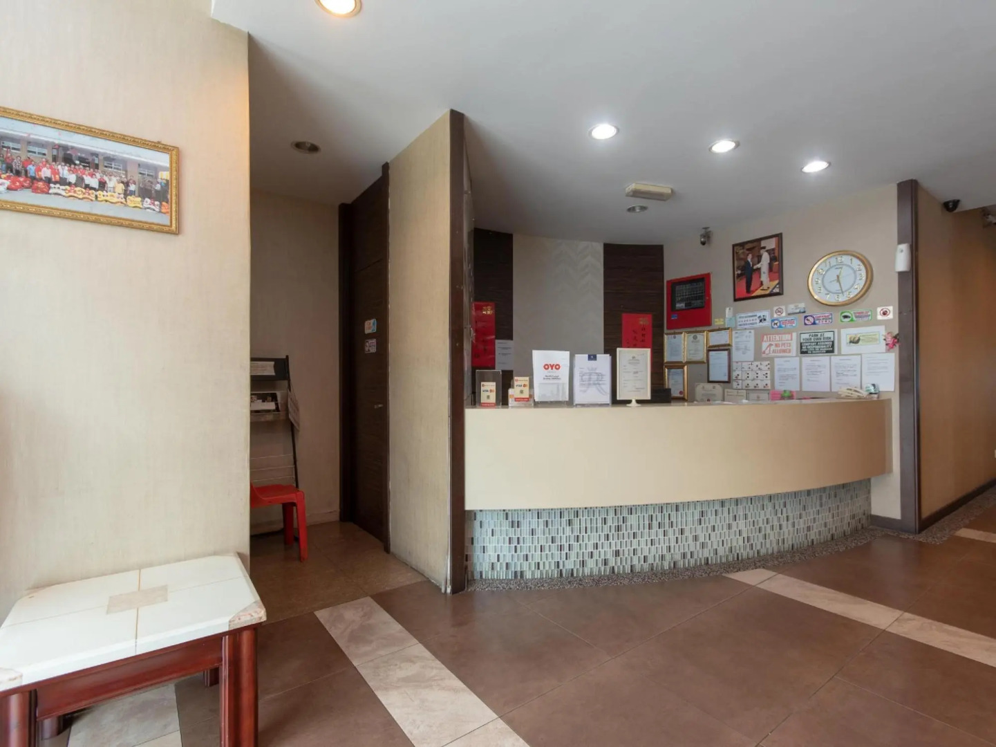 SUPER OYO 89408 Royal Hotel
