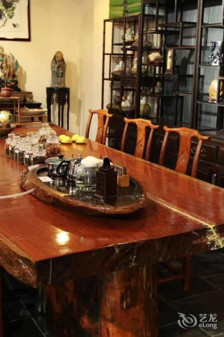 Qingdao Zhongyang Business Hotel