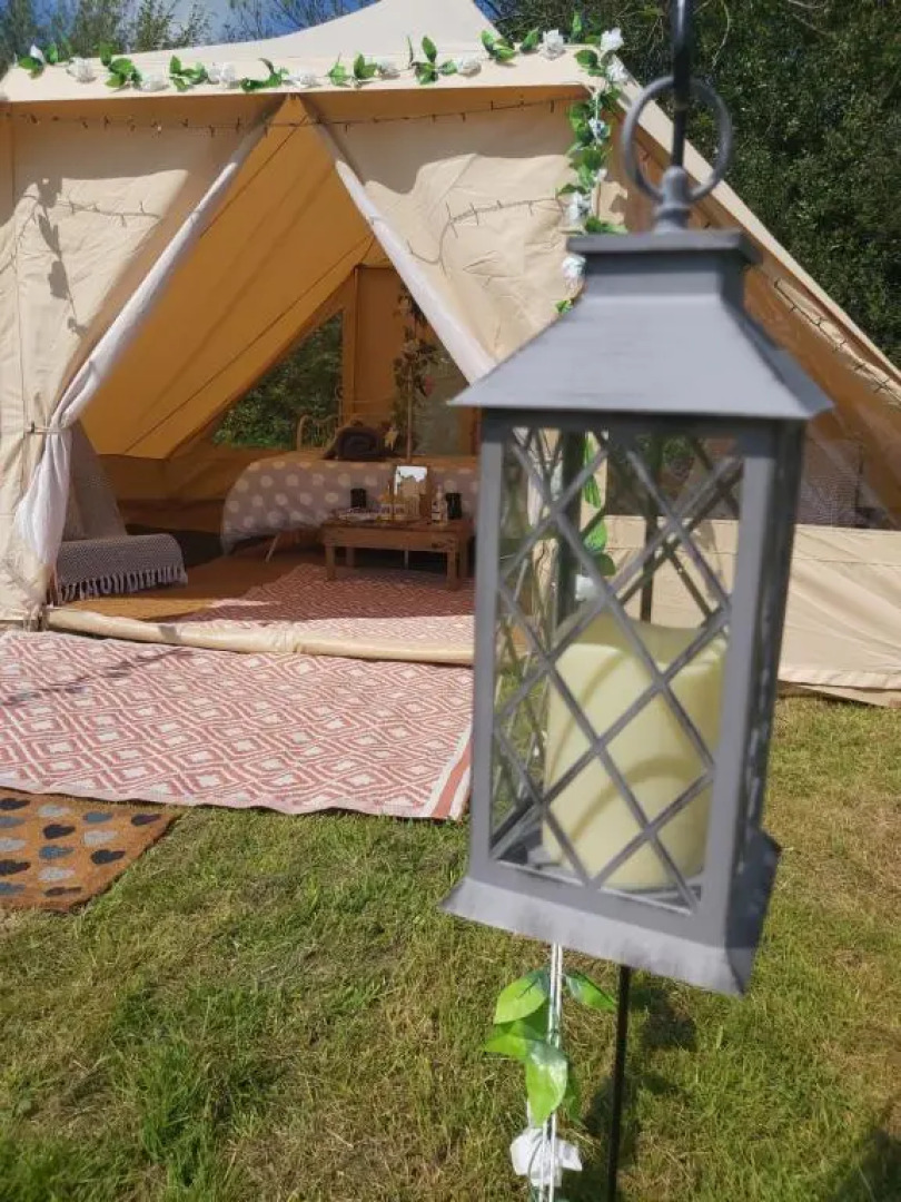 Hopgarden Glamping - Luxury 6m bell tent