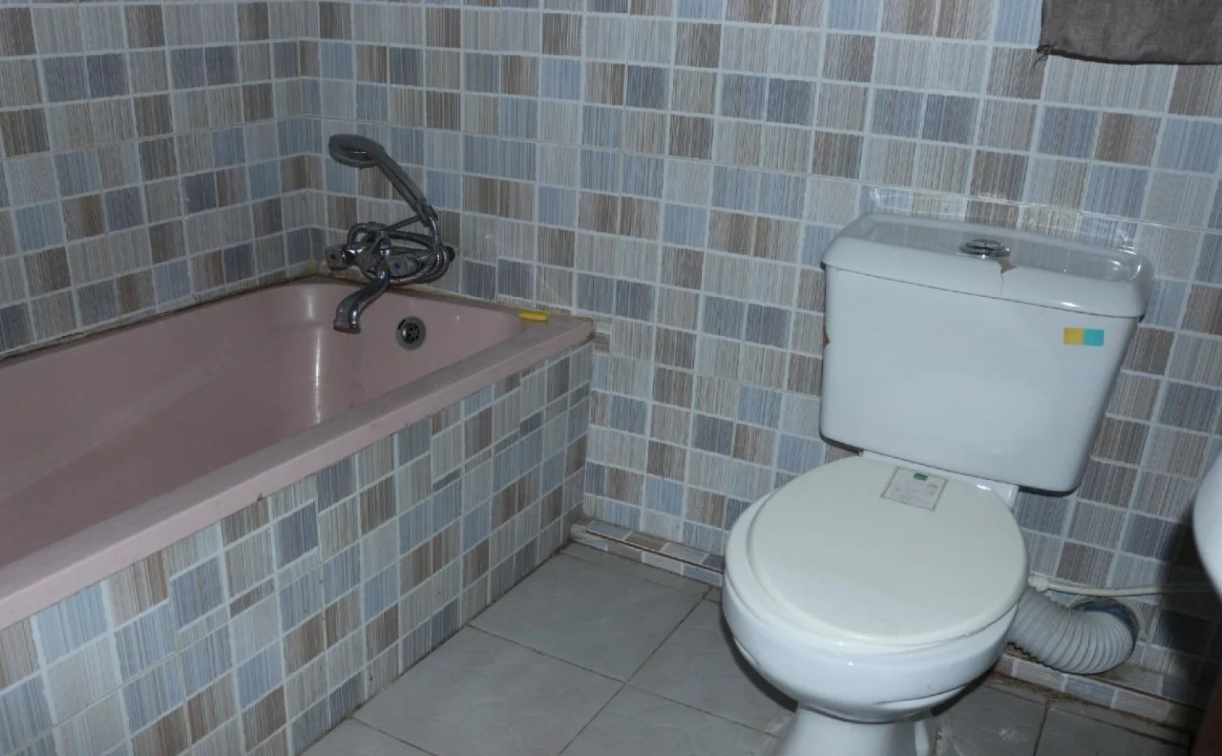 Grand Decent Hotel and Suites