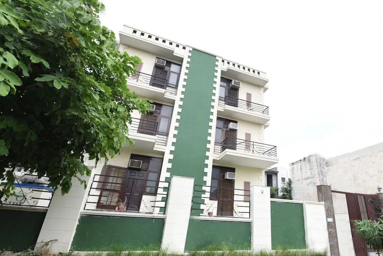 OYO 10667 Prakash Guest House